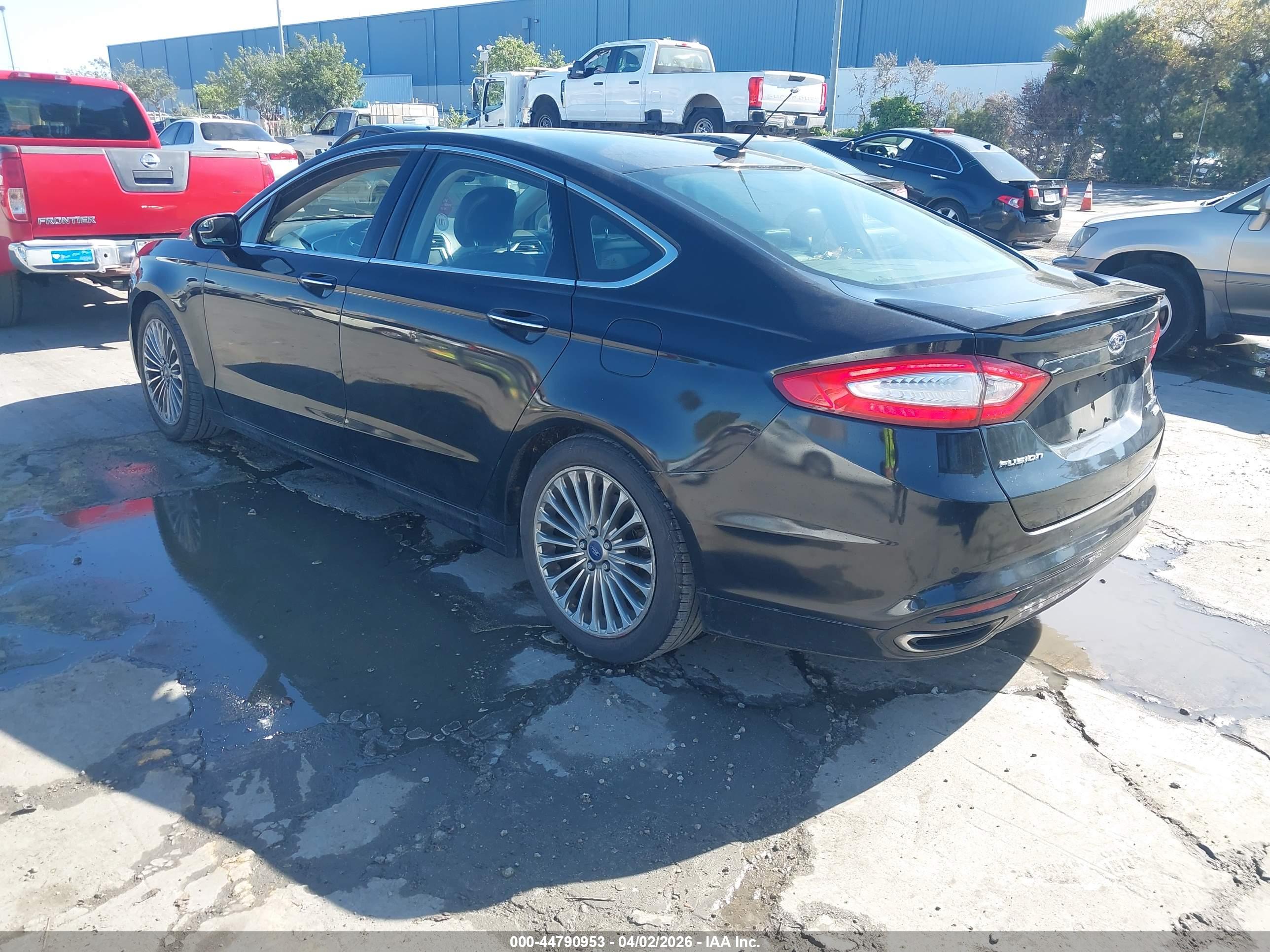 FORD FUSION image 3