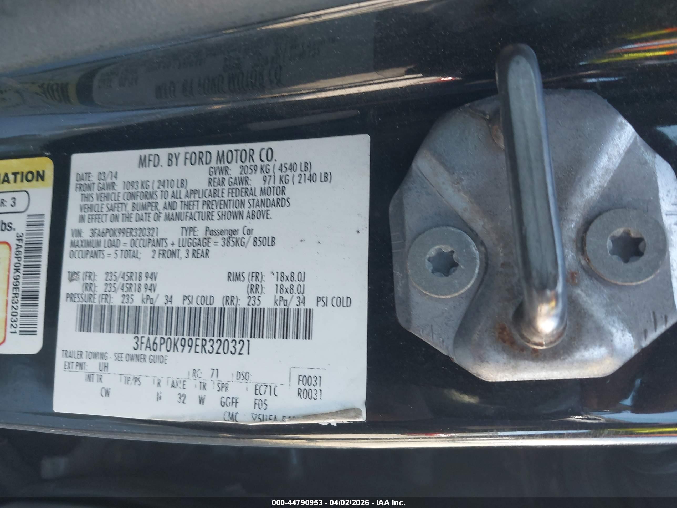 FORD FUSION image 9