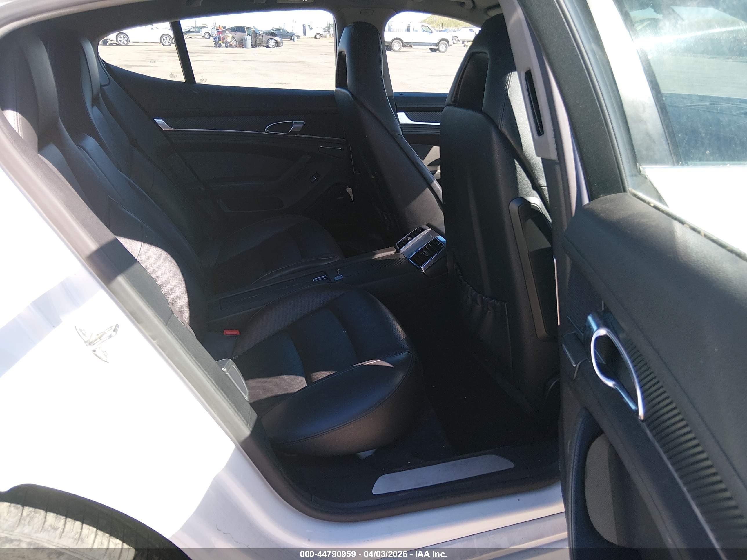PORSCHE PANAMERA image 8