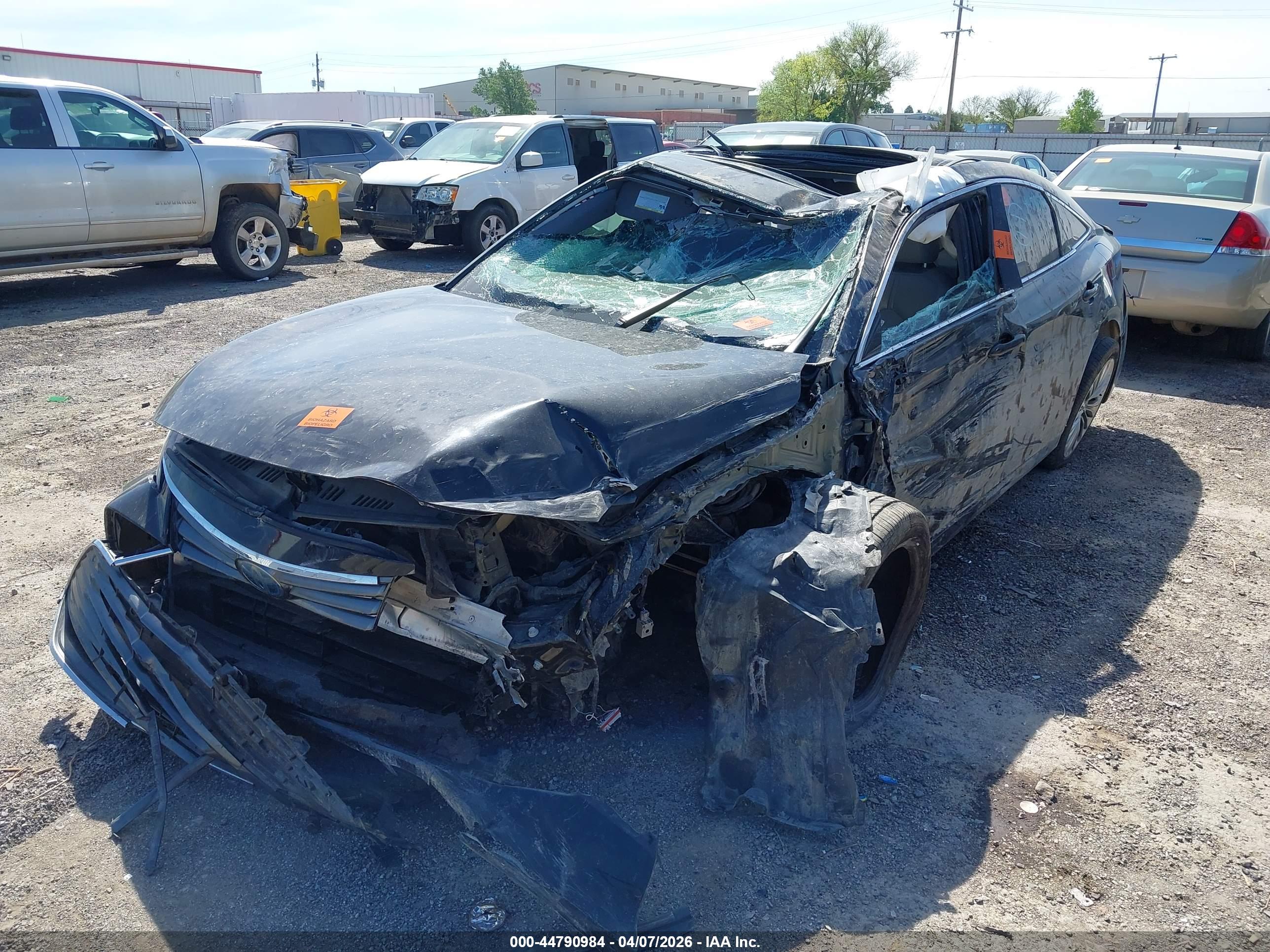 TOYOTA AVALON image 2