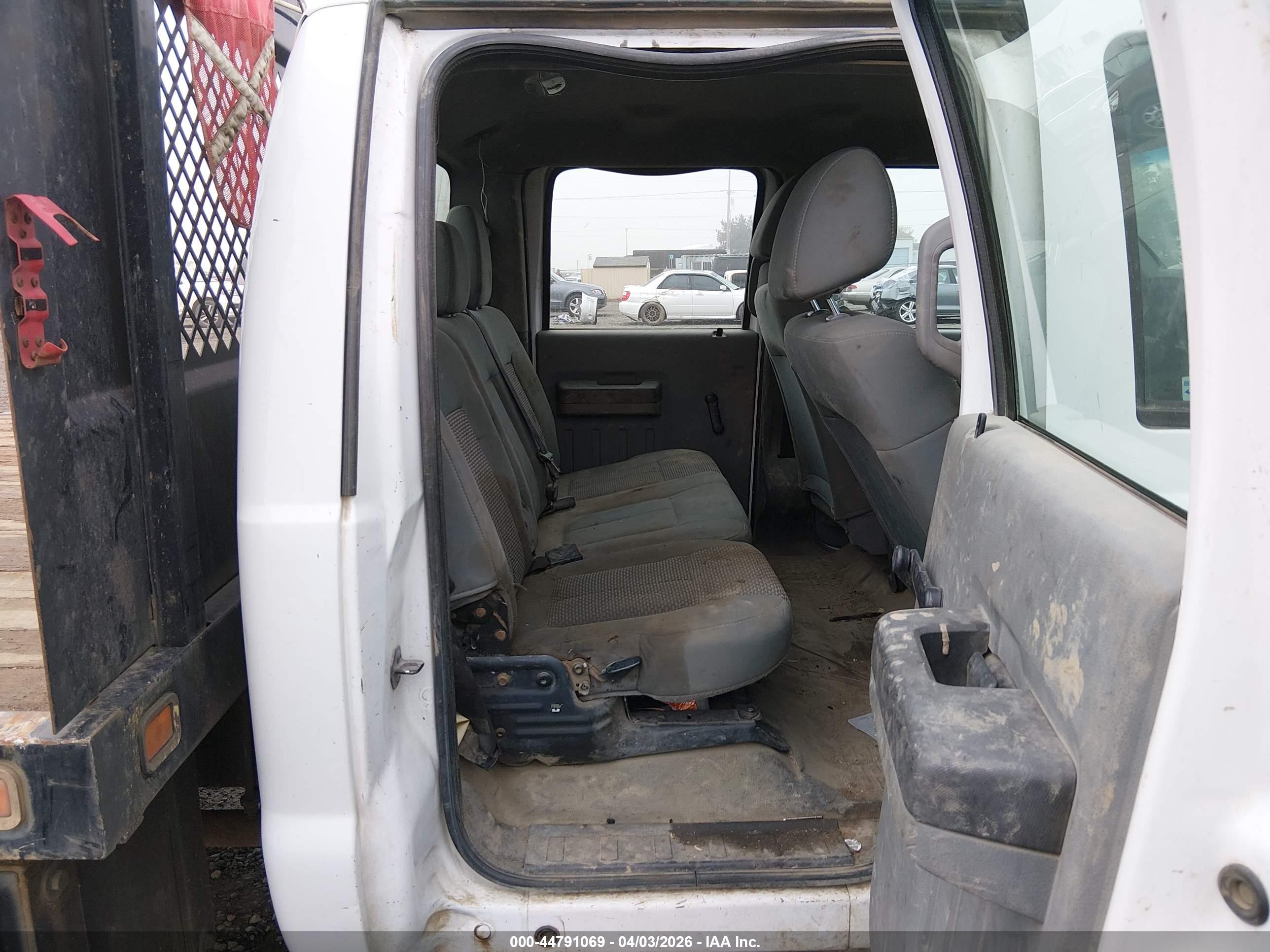 FORD F-550 image 7
