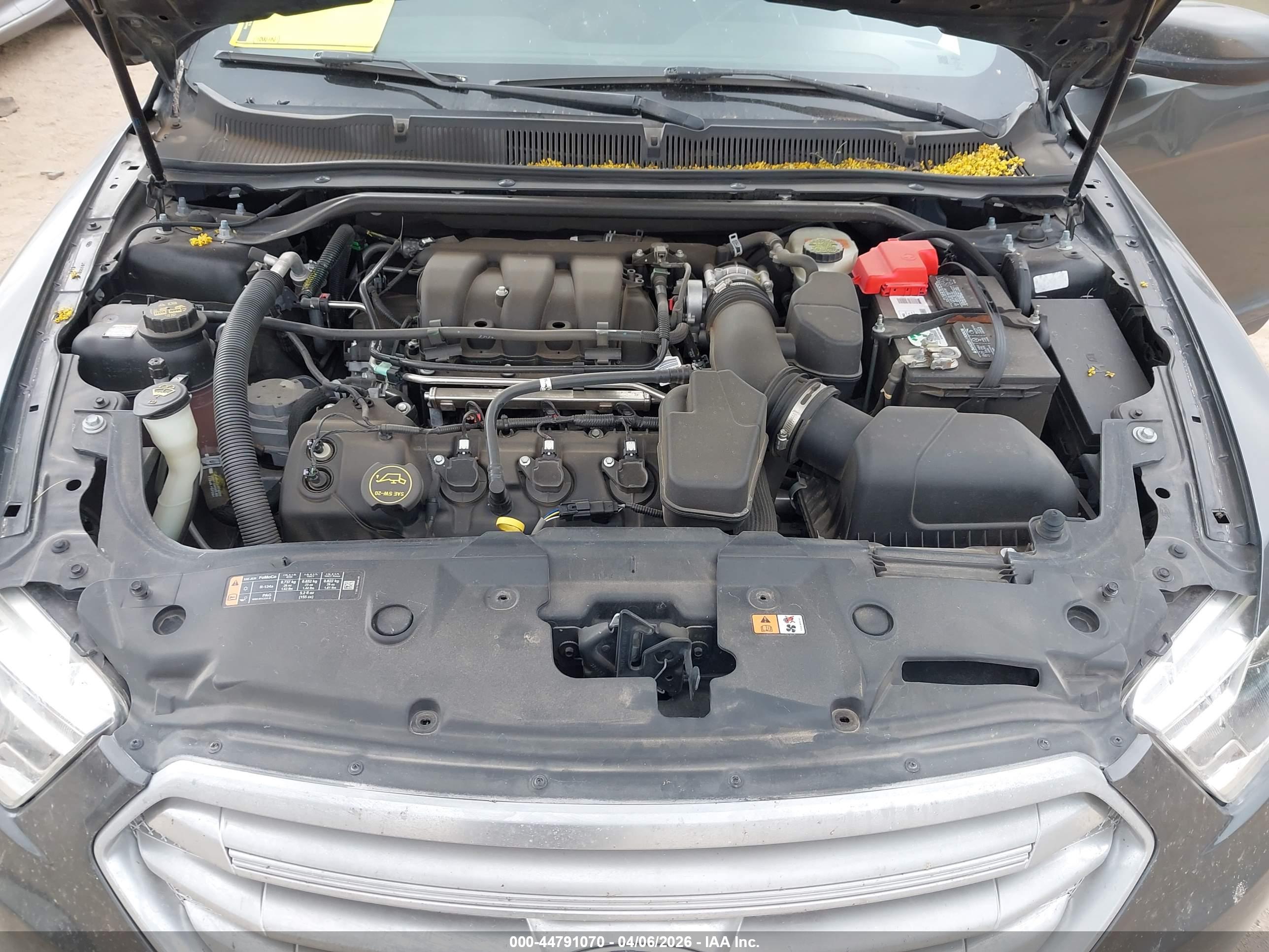 FORD TAURUS image 10