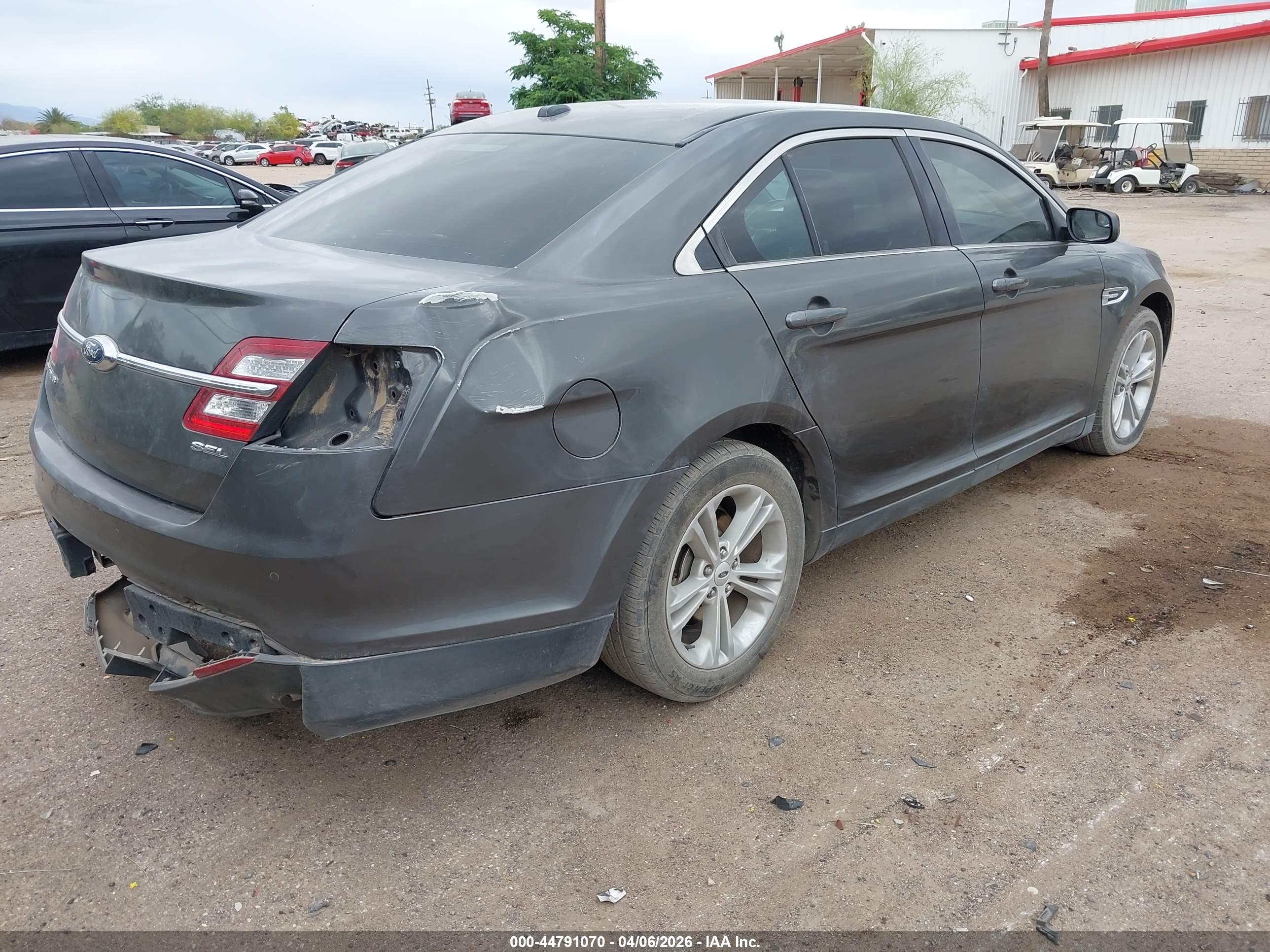FORD TAURUS image 4