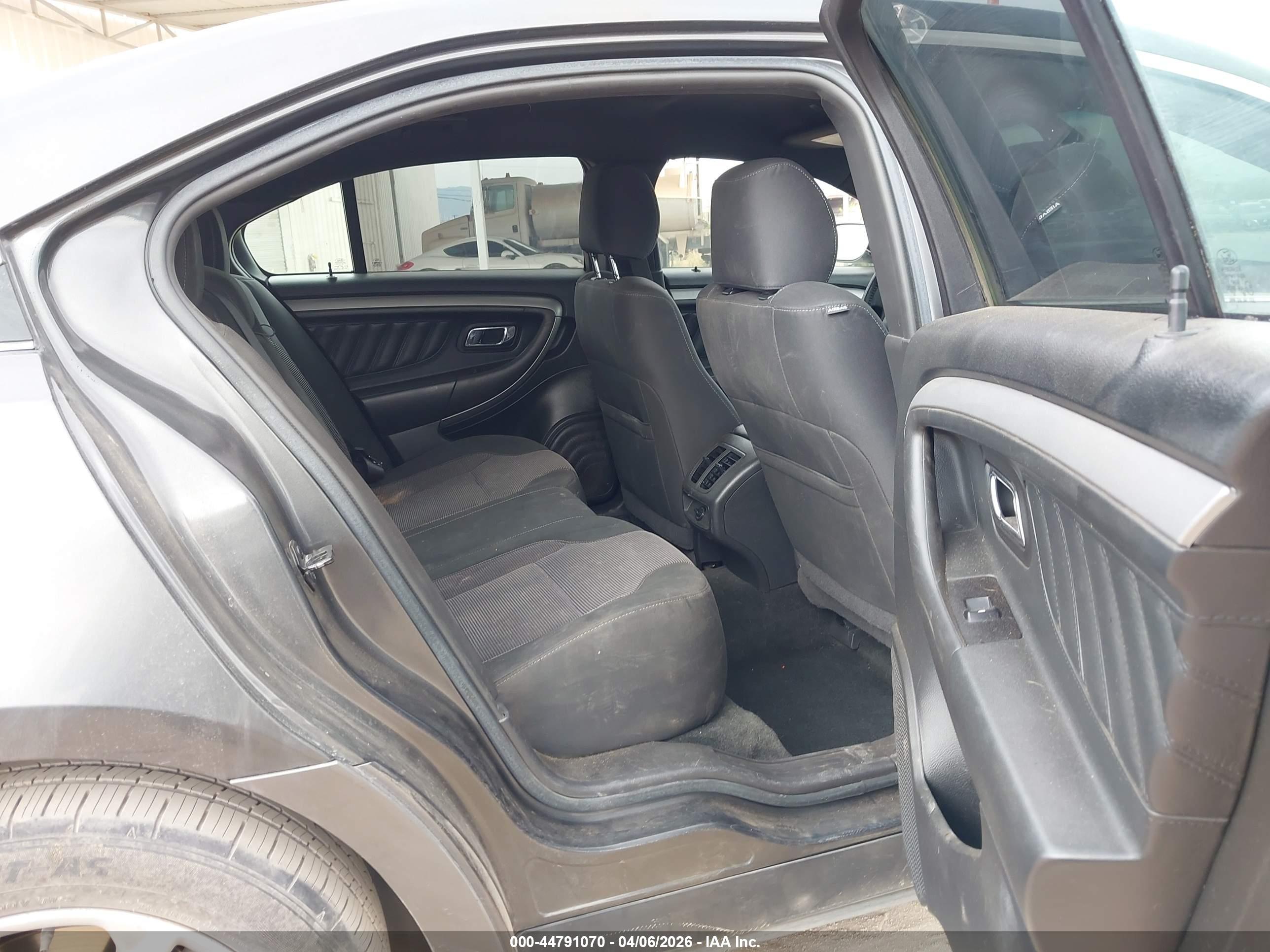 FORD TAURUS image 8