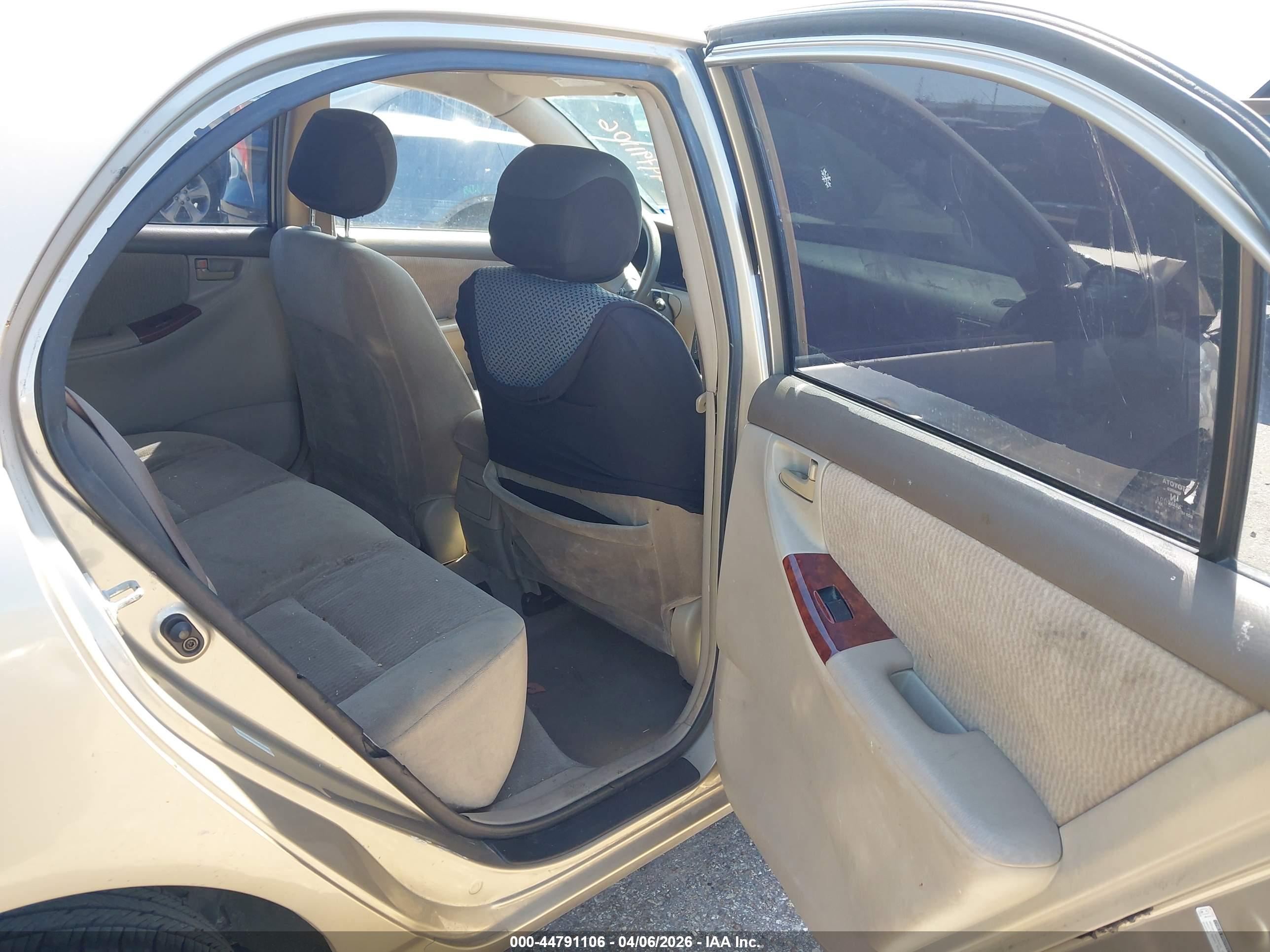 TOYOTA COROLLA image 8