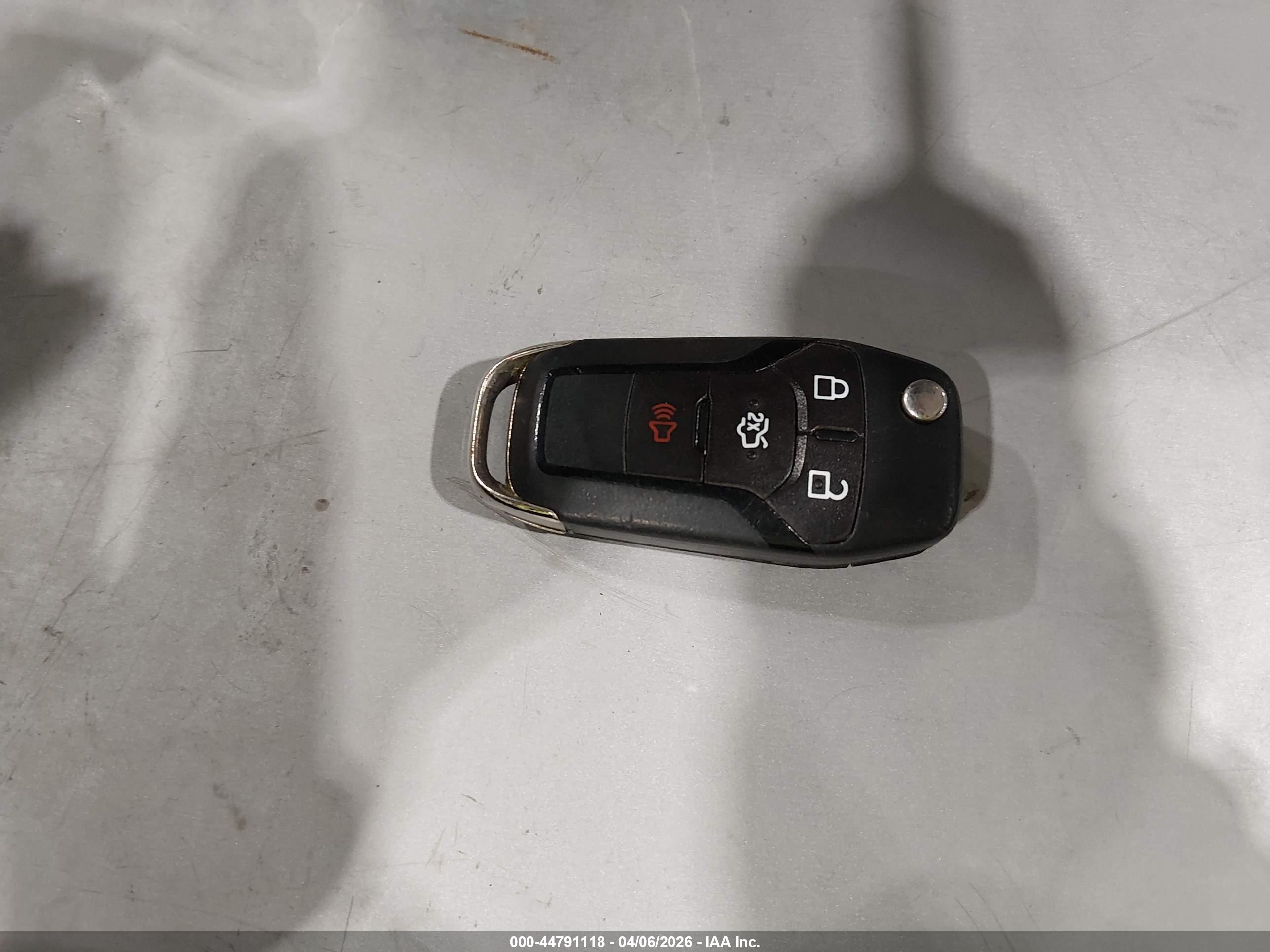 FORD FUSION image 11