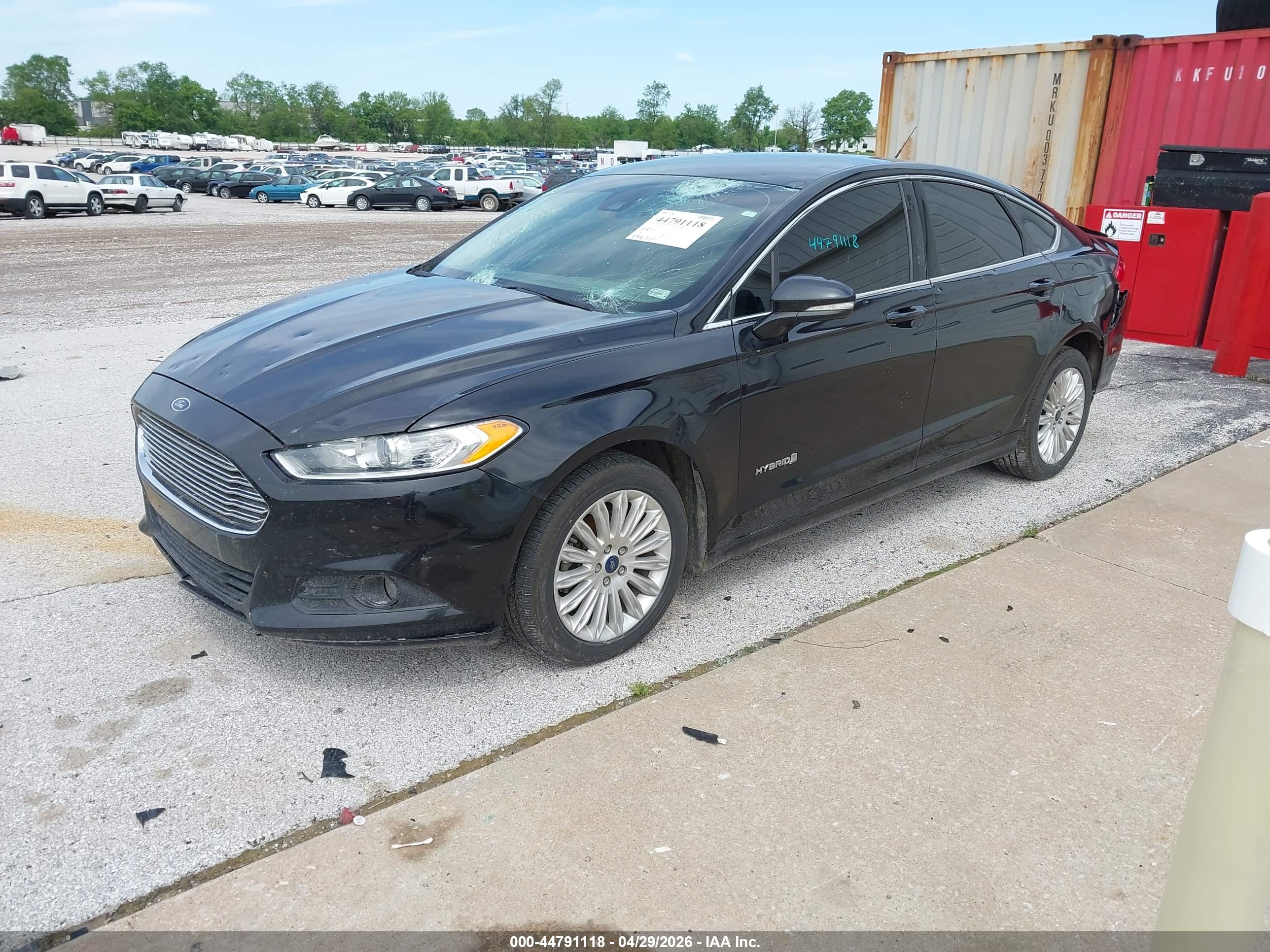 FORD FUSION image 2
