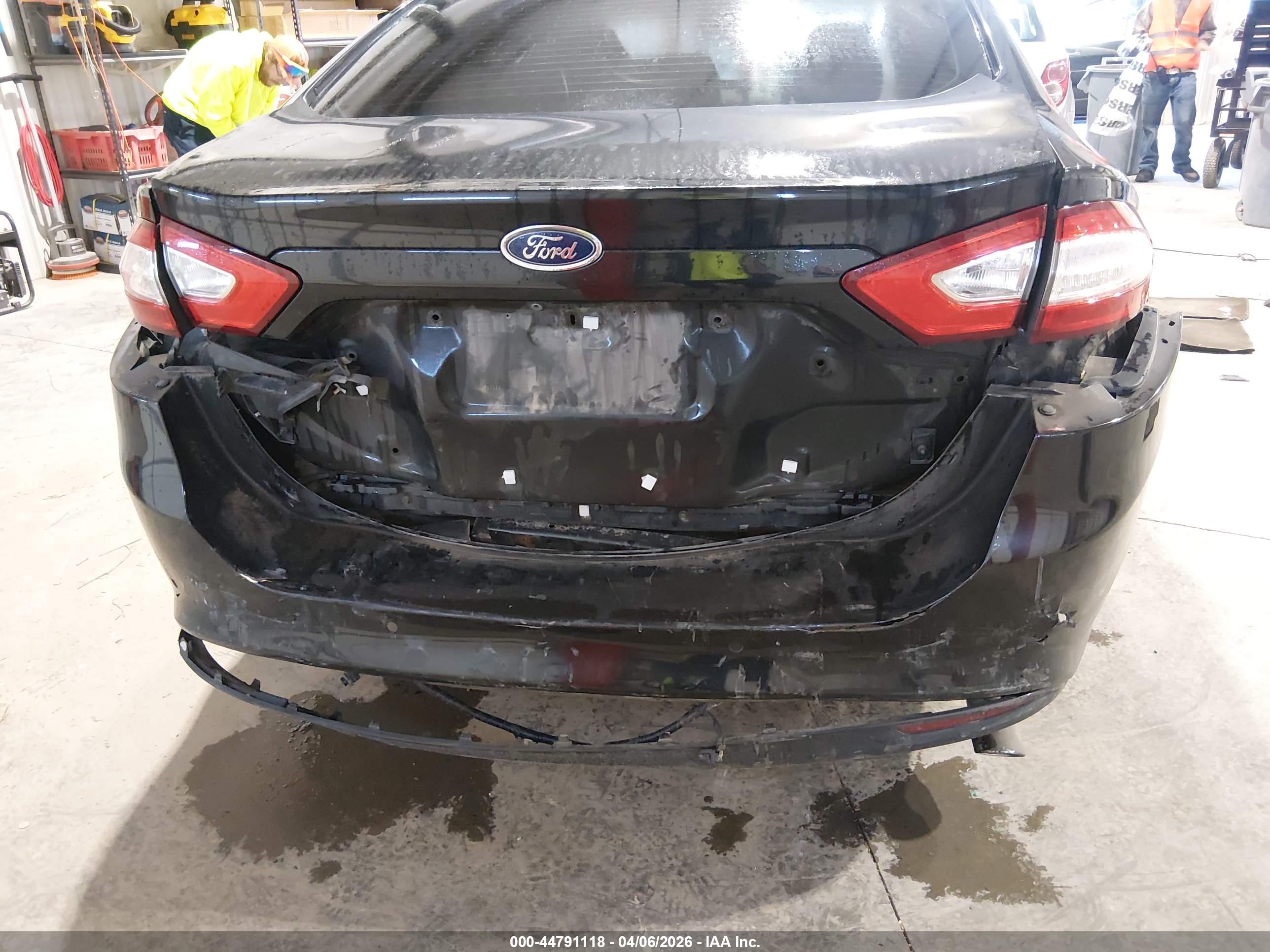 FORD FUSION image 6