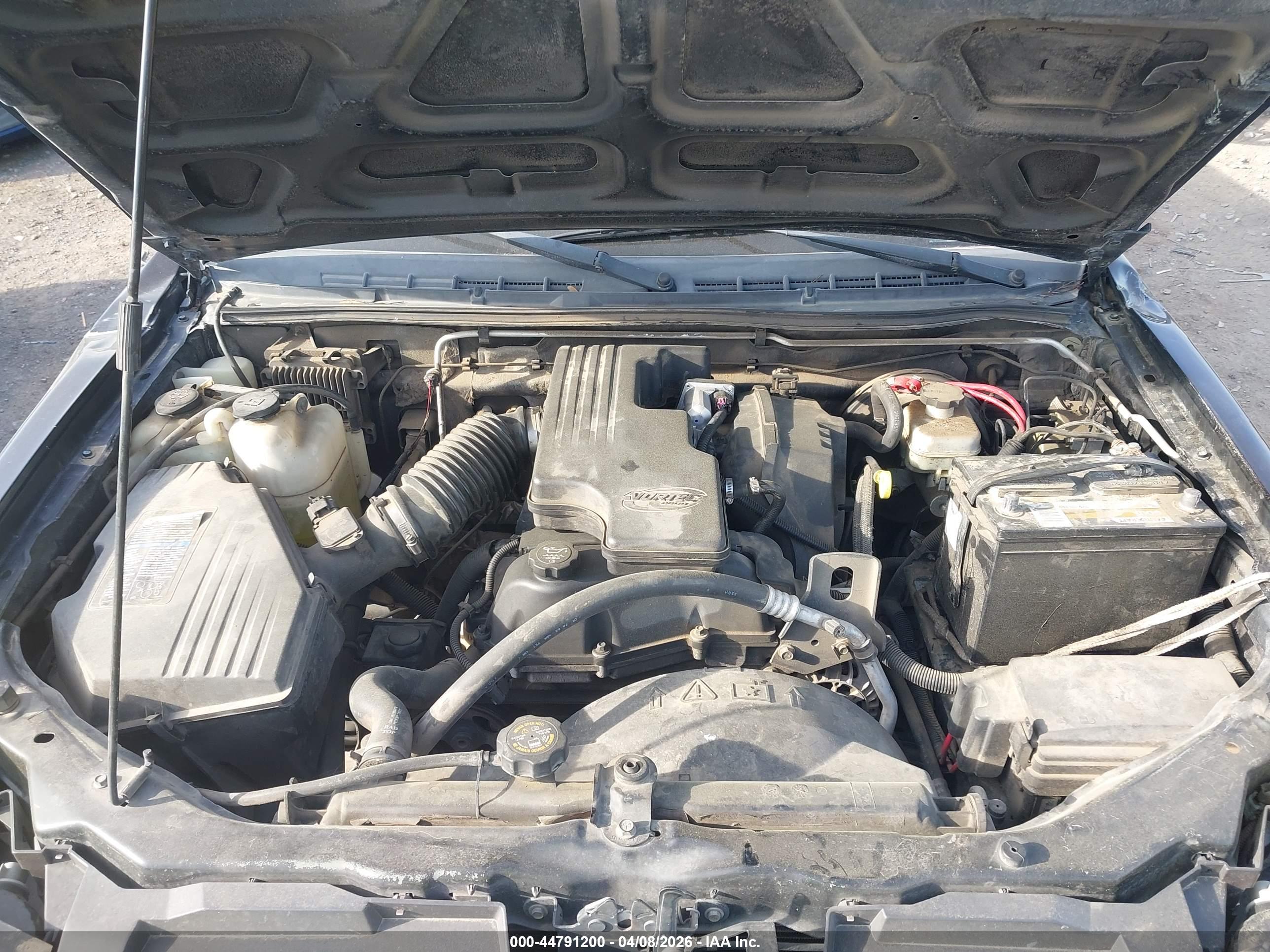 CHEVROLET COLORADO image 10
