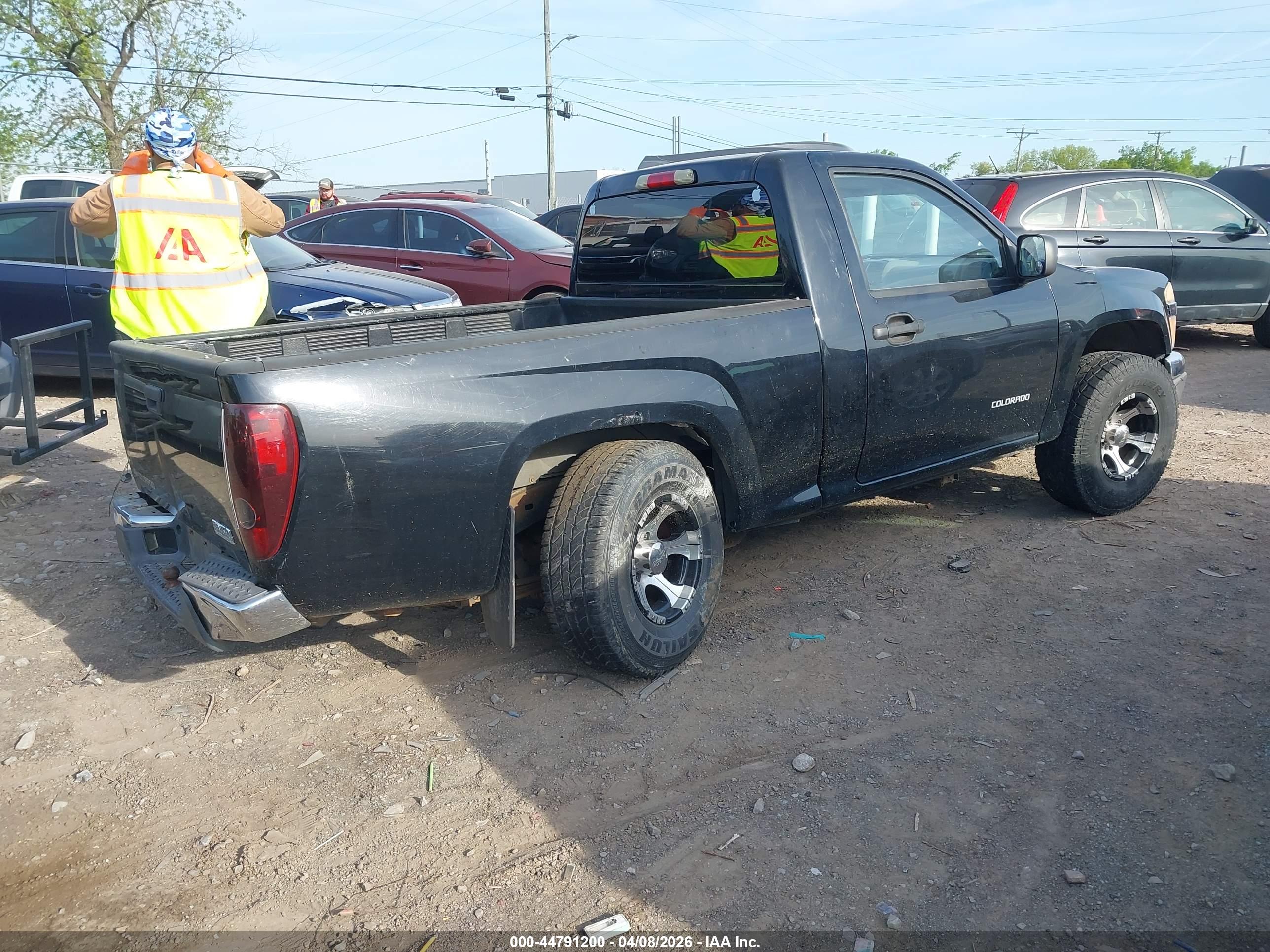 CHEVROLET COLORADO image 4