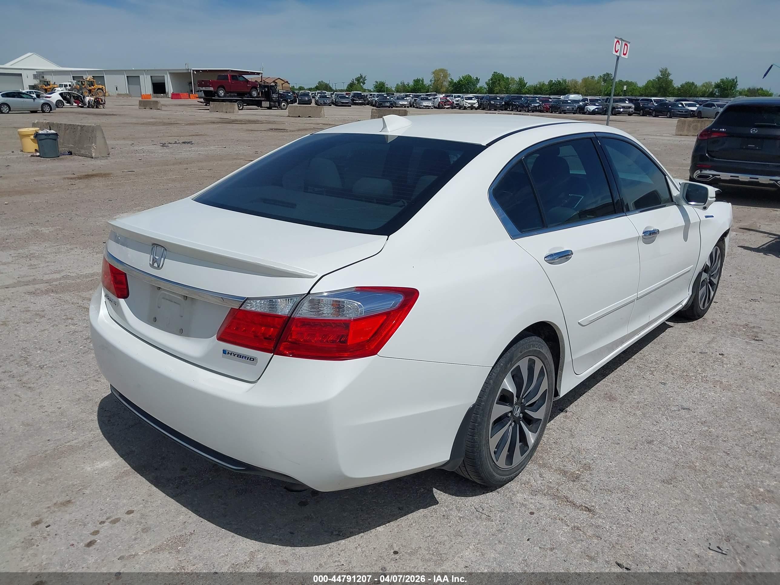 HONDA ACCORD image 4