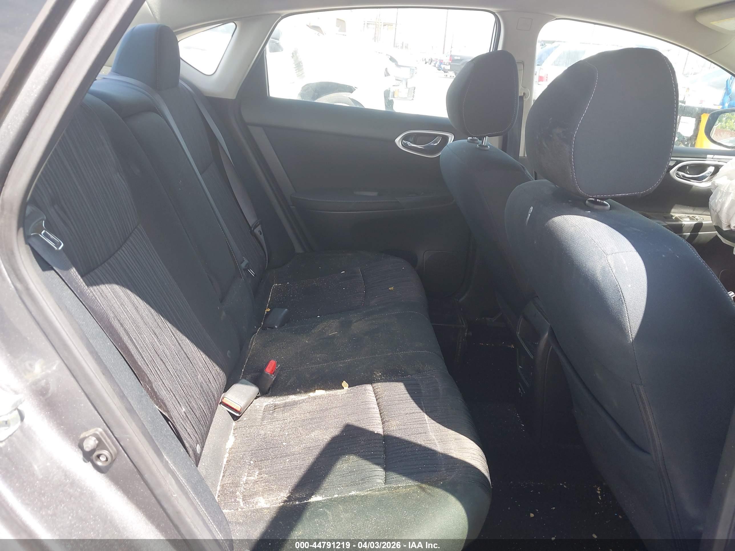 NISSAN SENTRA image 8