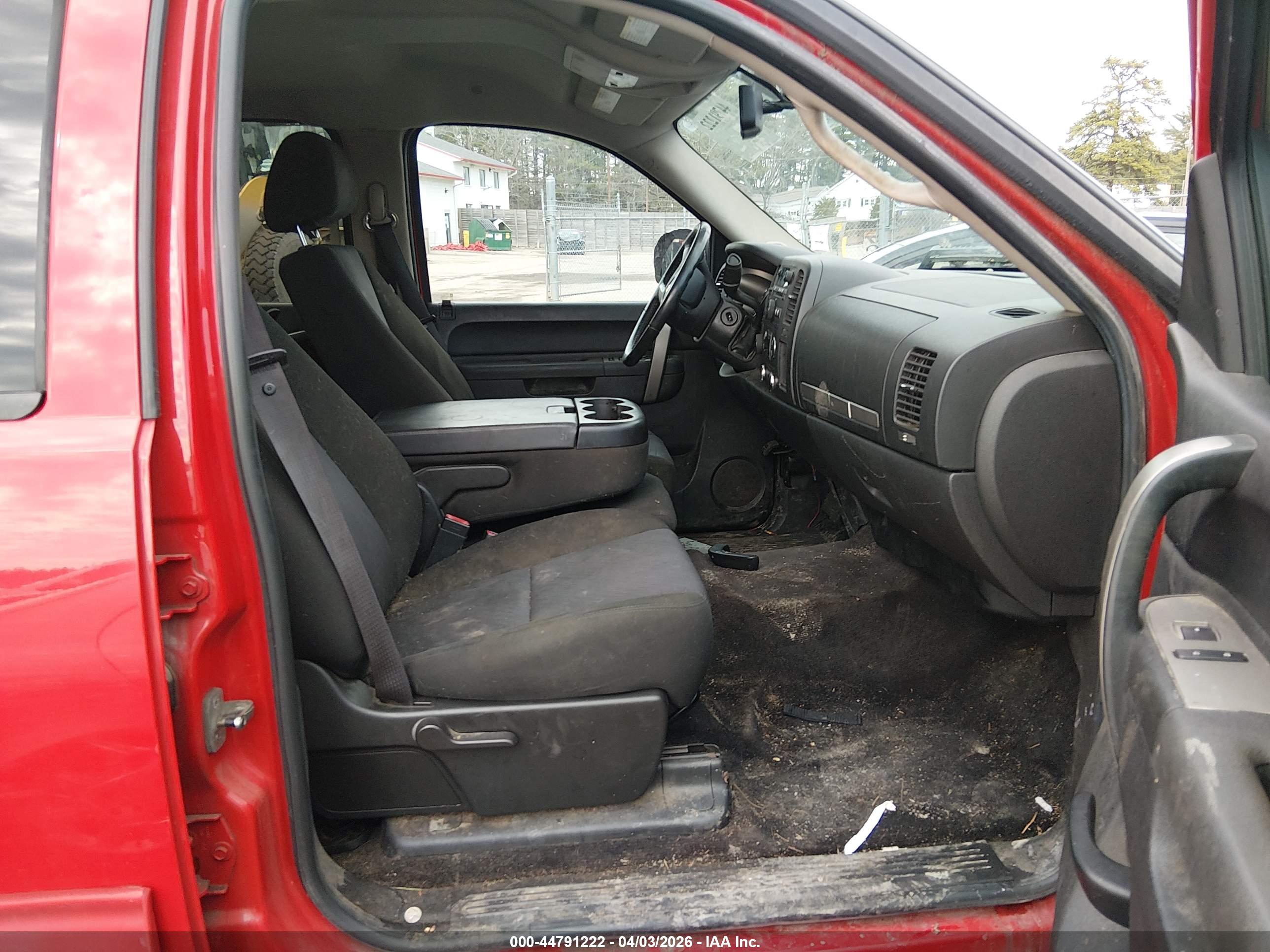 CHEVROLET SILVERADO image 5