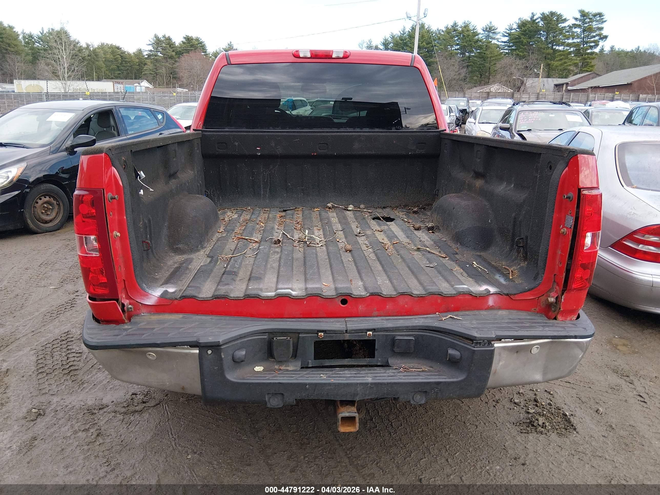 CHEVROLET SILVERADO image 6