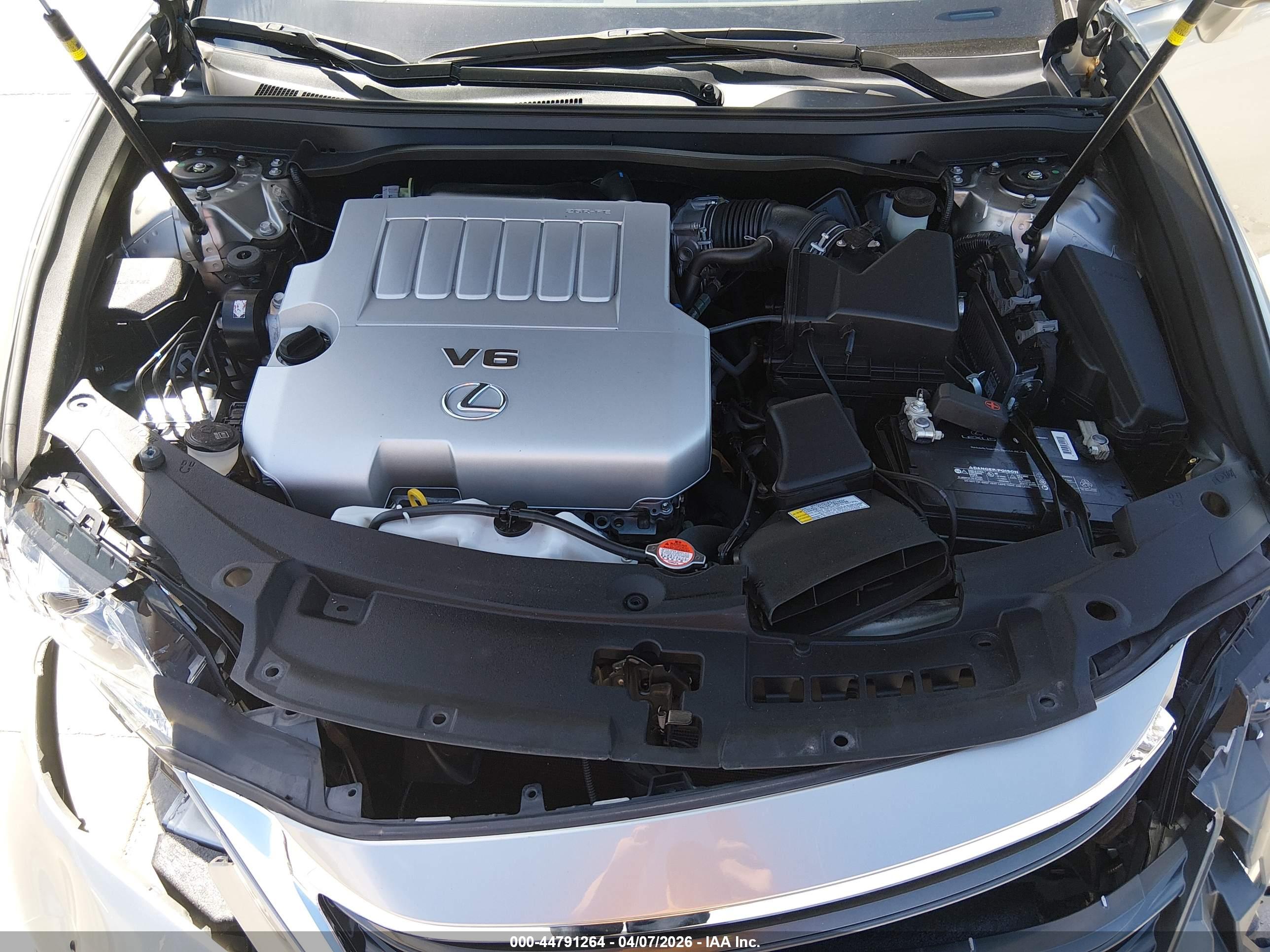 LEXUS ES image 10