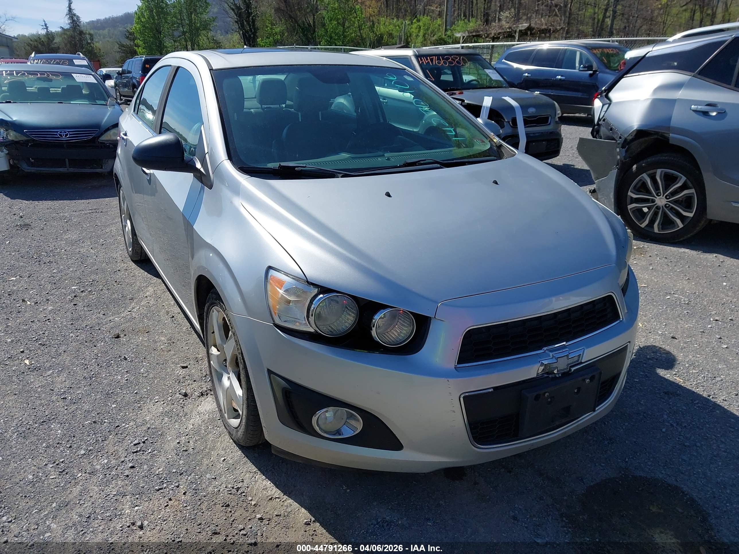 CHEVROLET SONIC image 6