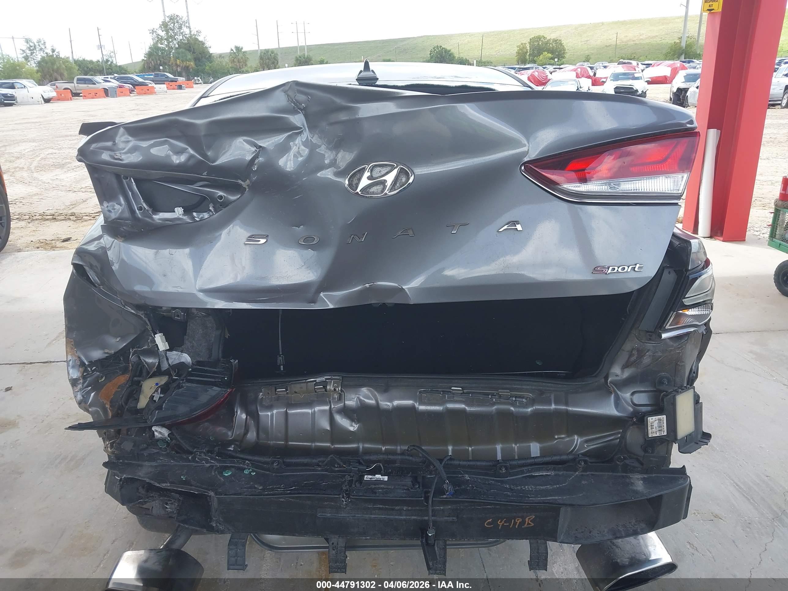 HYUNDAI SONATA image 6