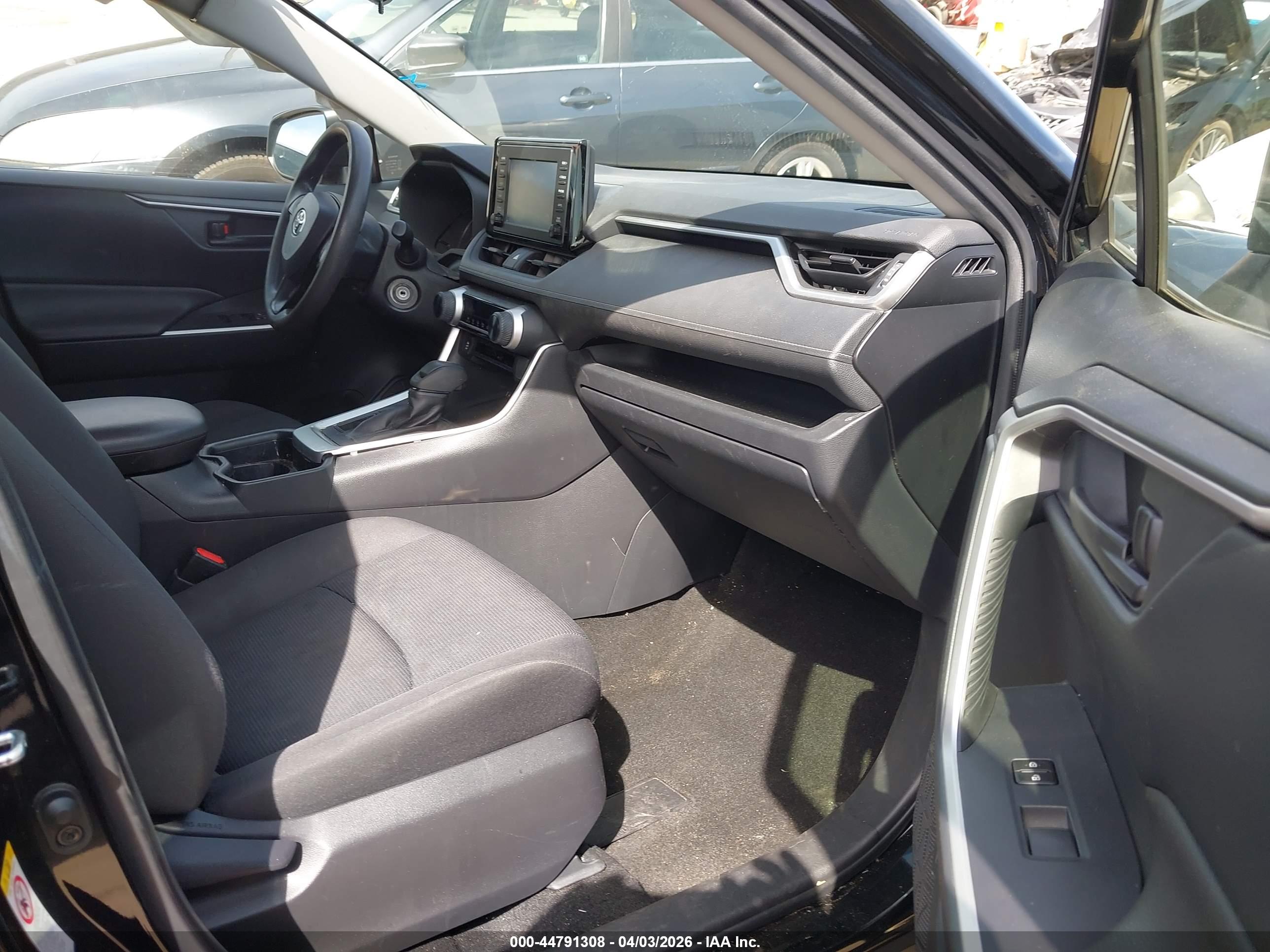 TOYOTA RAV4 image 5