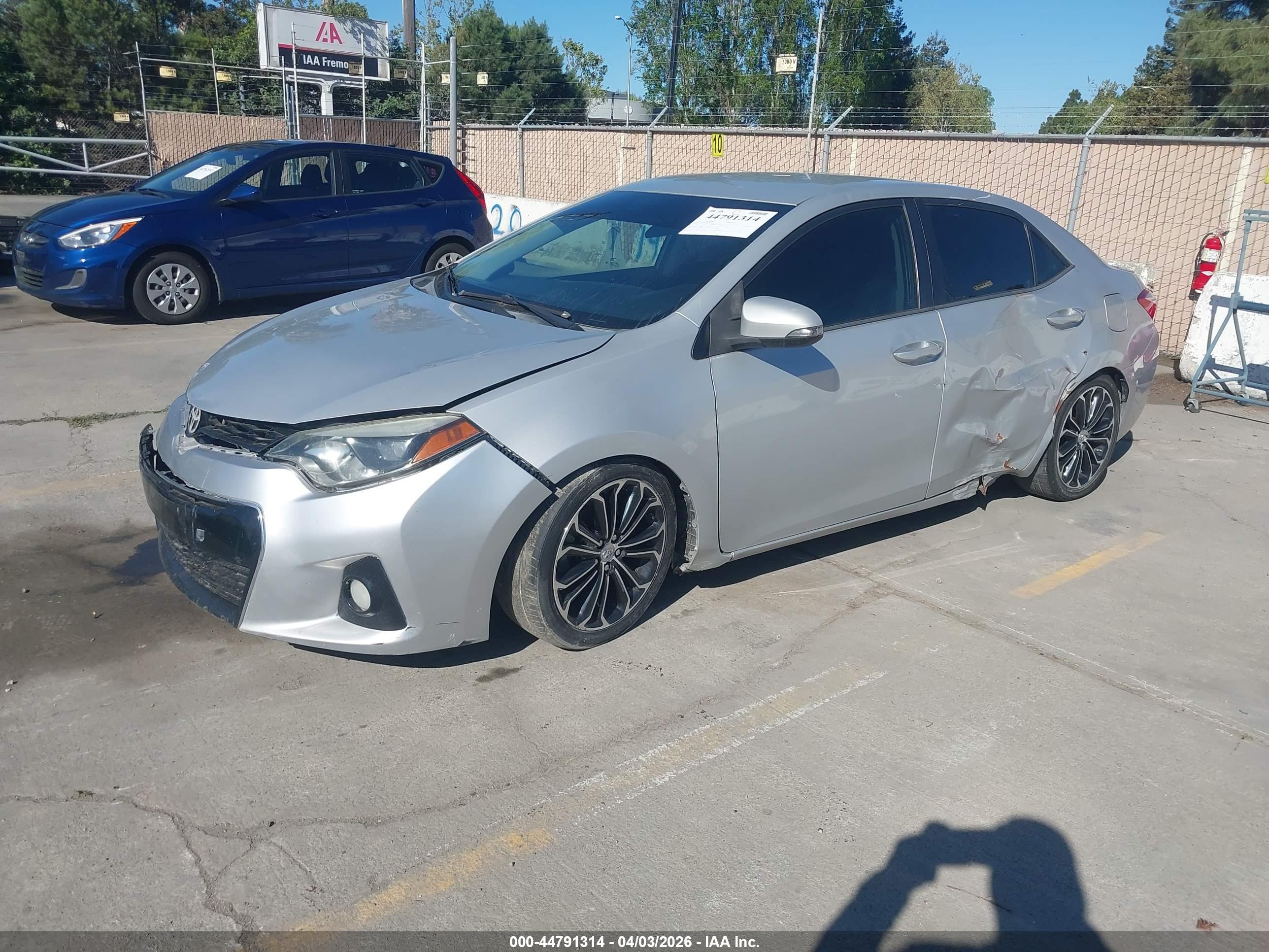 TOYOTA COROLLA image 2