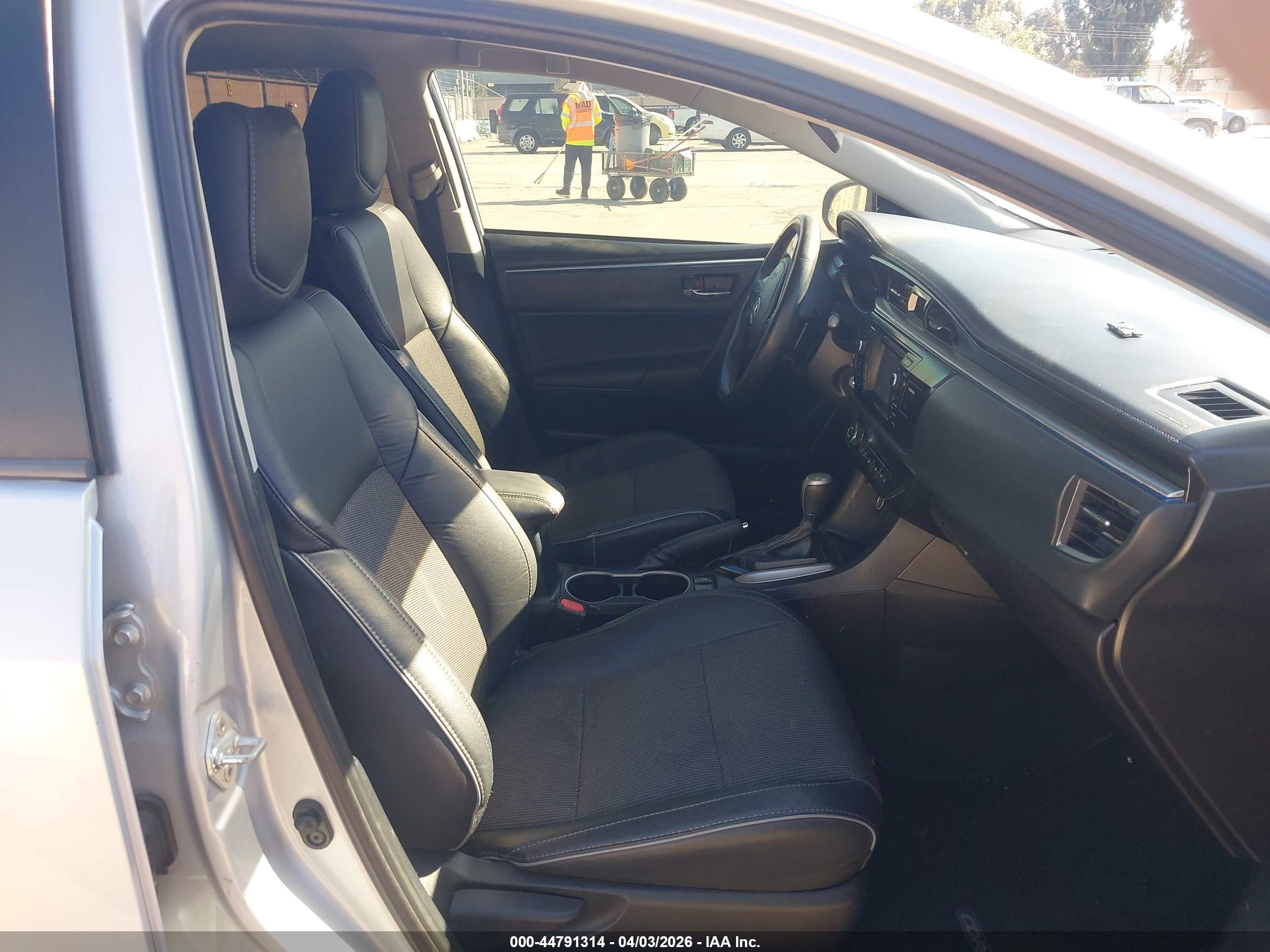 TOYOTA COROLLA image 5