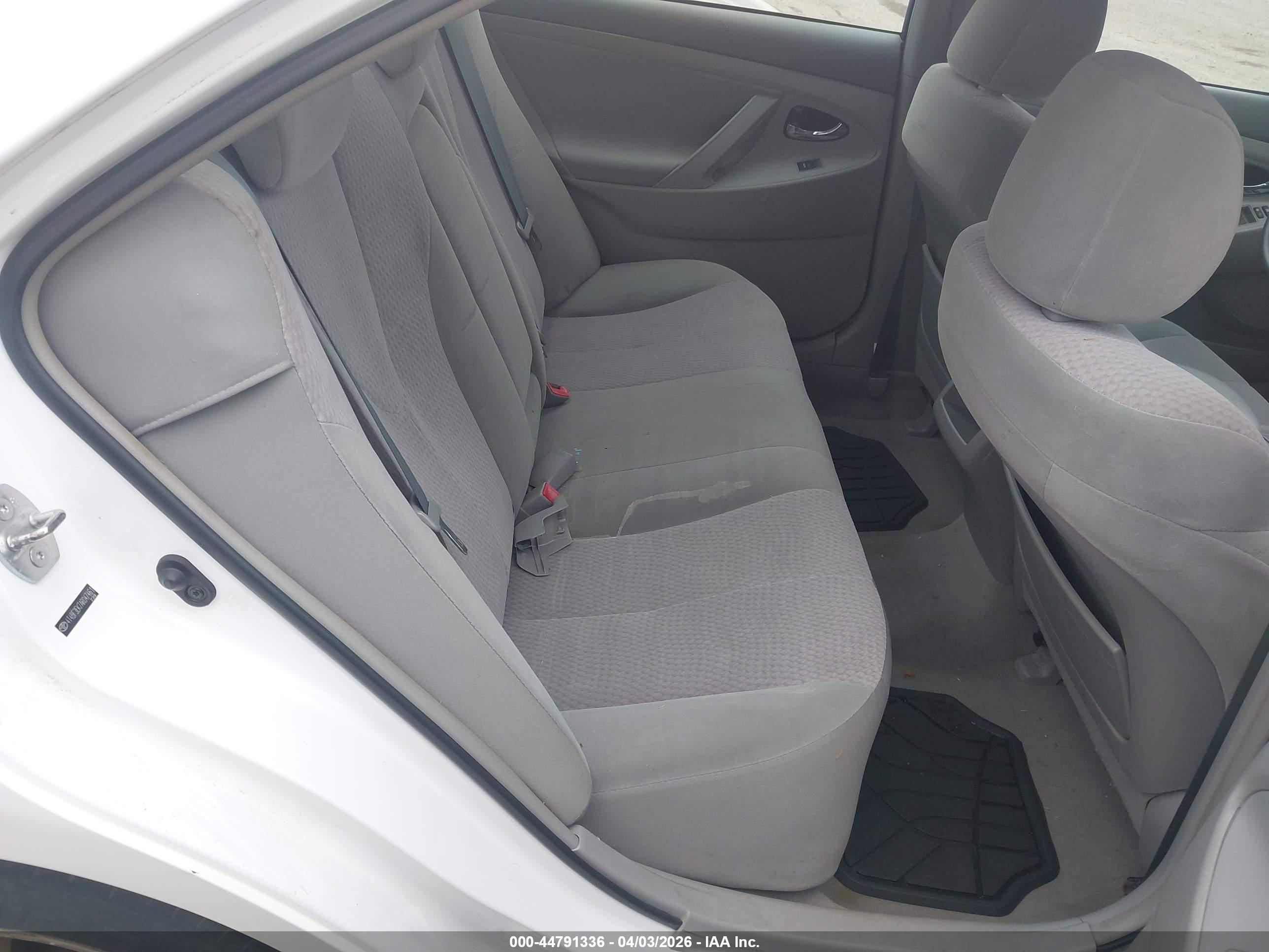 TOYOTA CAMRY image 8
