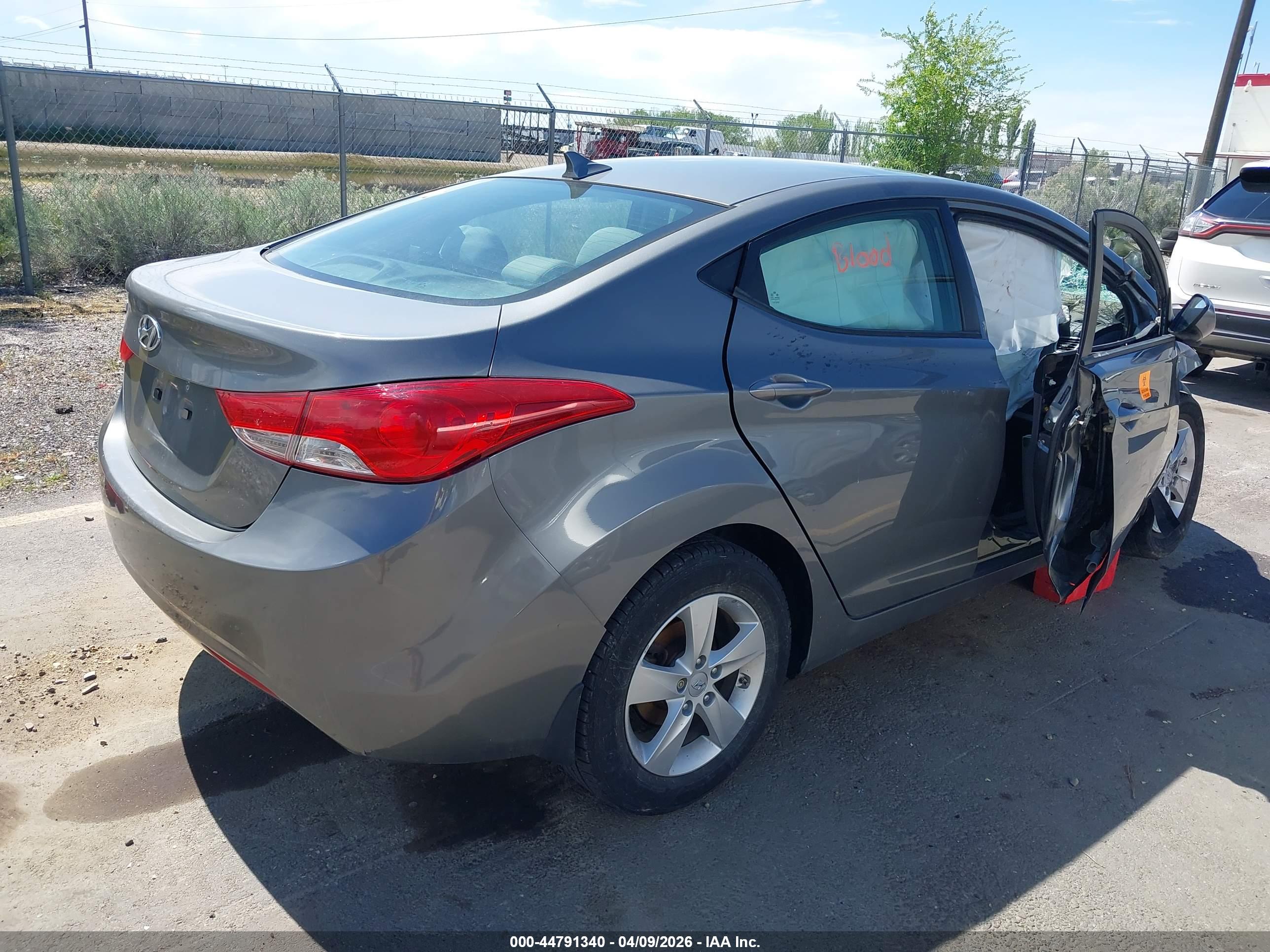 HYUNDAI ELANTRA image 4