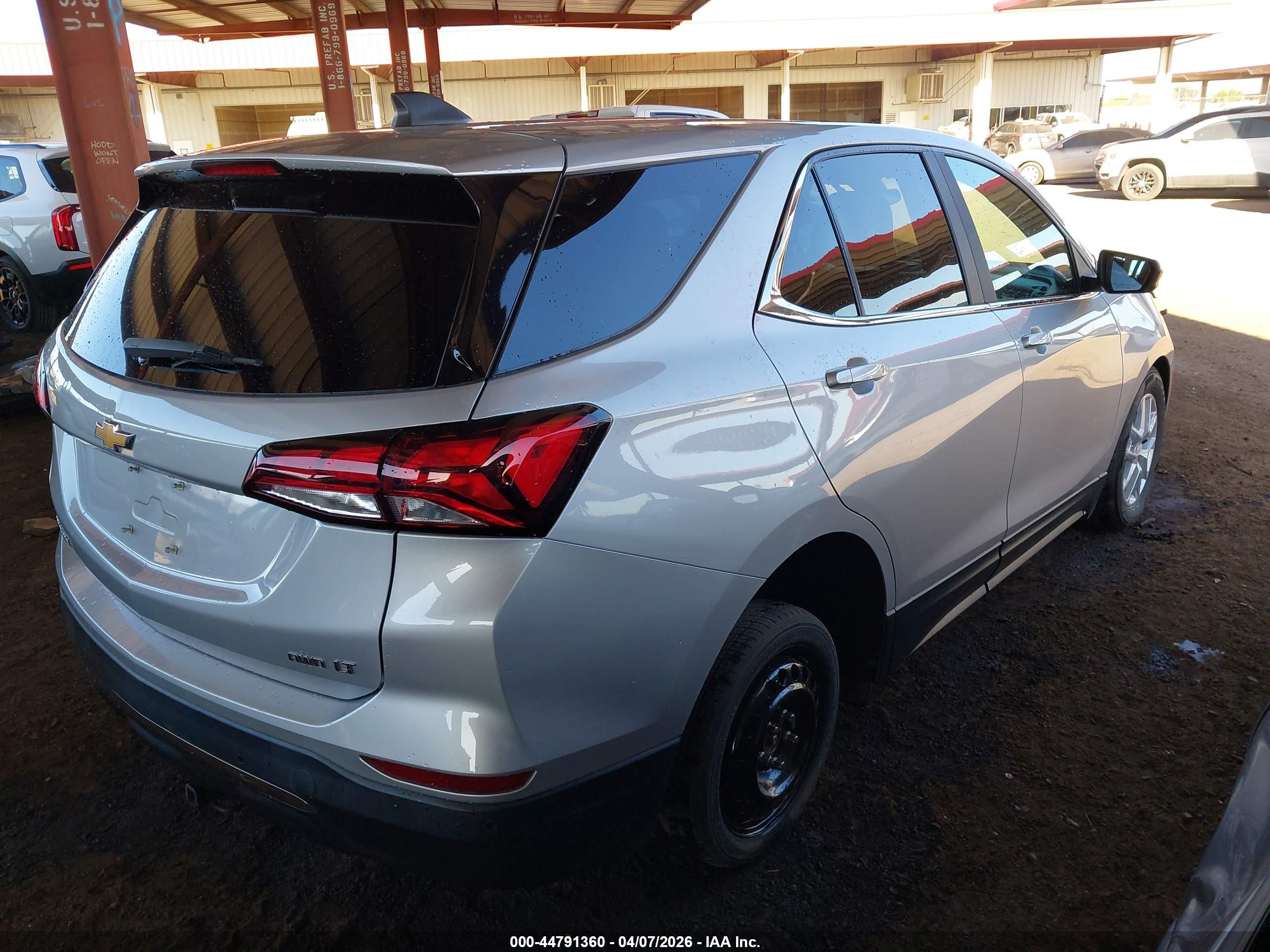 CHEVROLET EQUINOX image 4