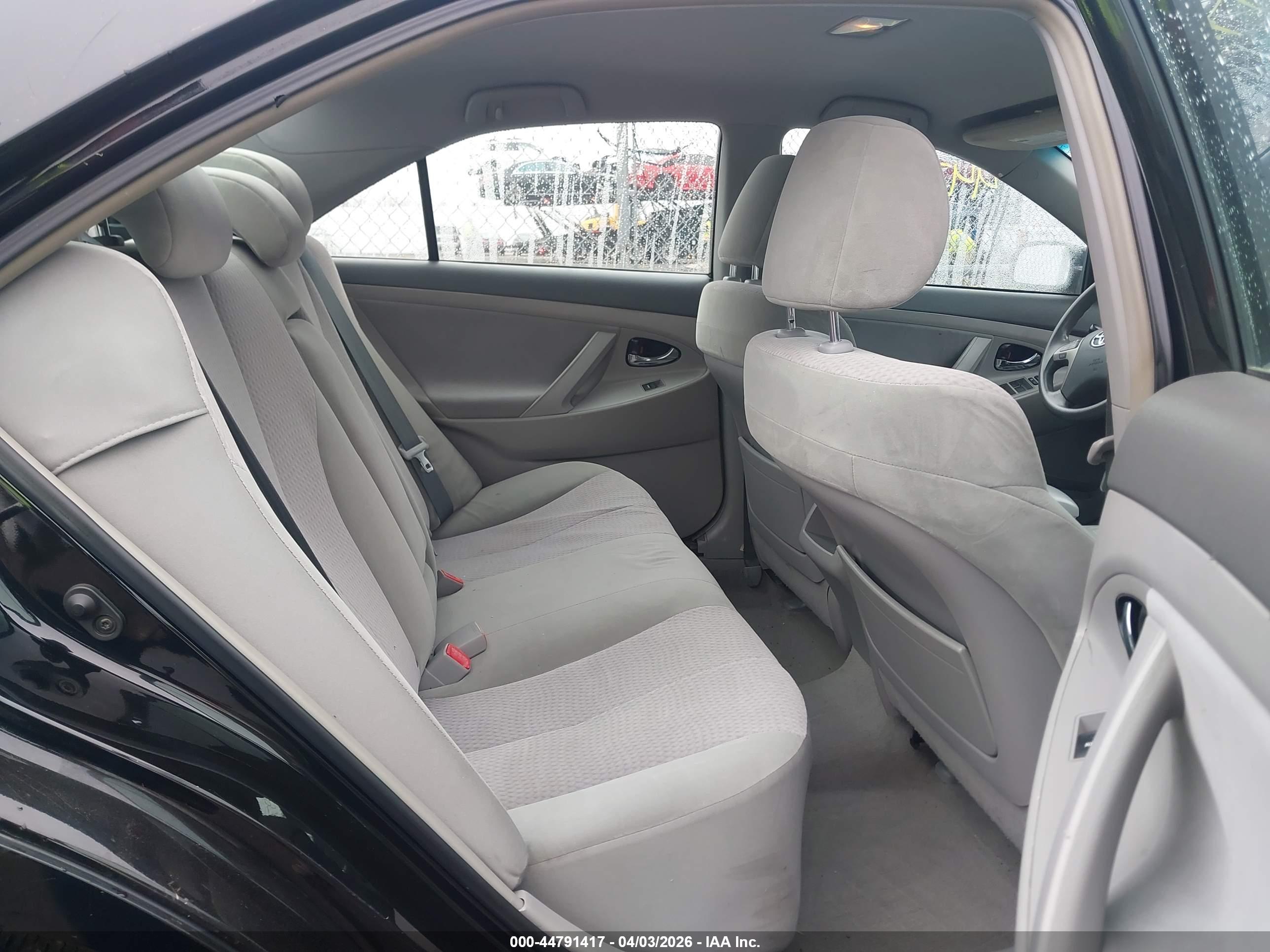 TOYOTA CAMRY image 8