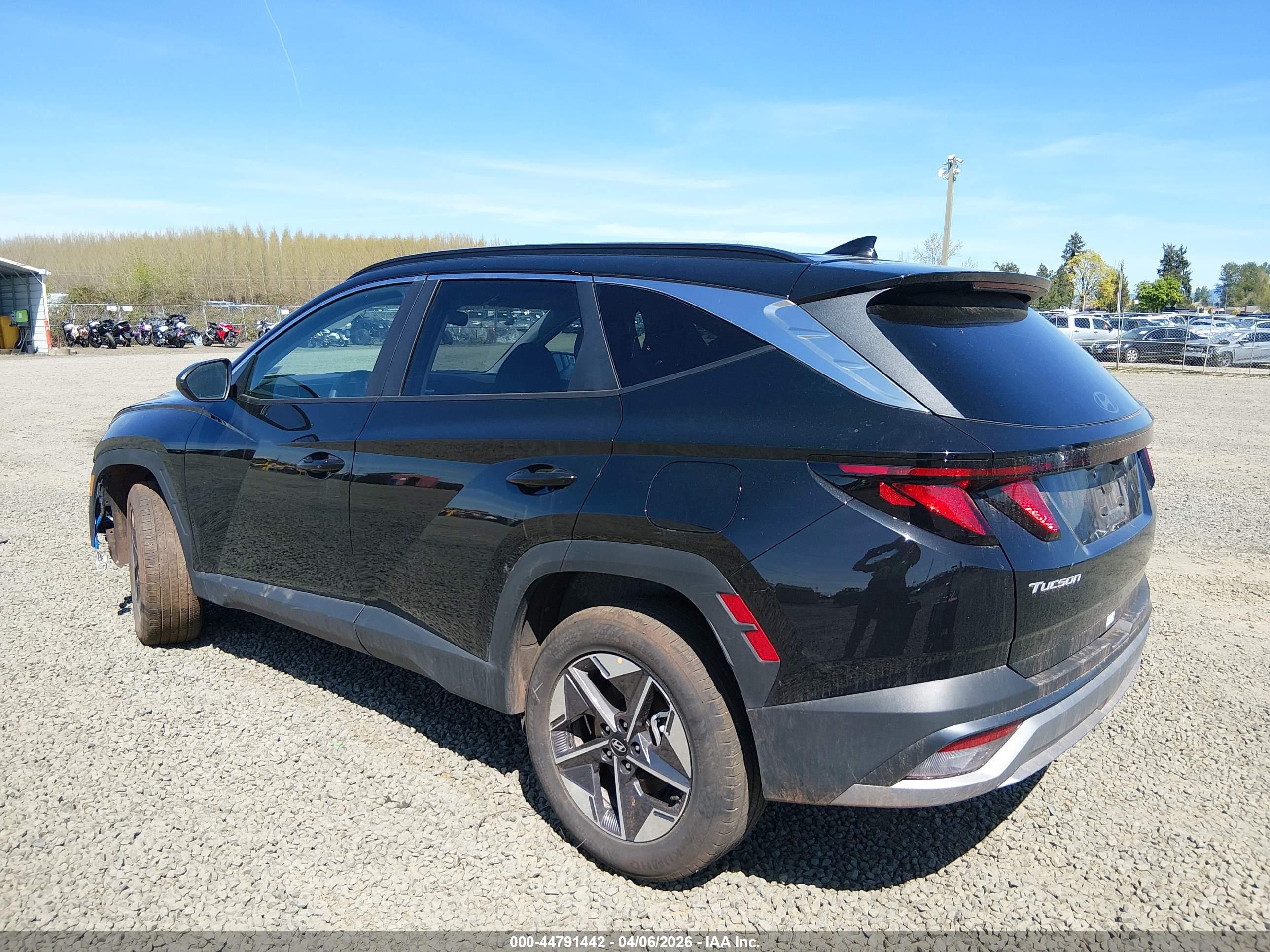 HYUNDAI TUCSON image 3
