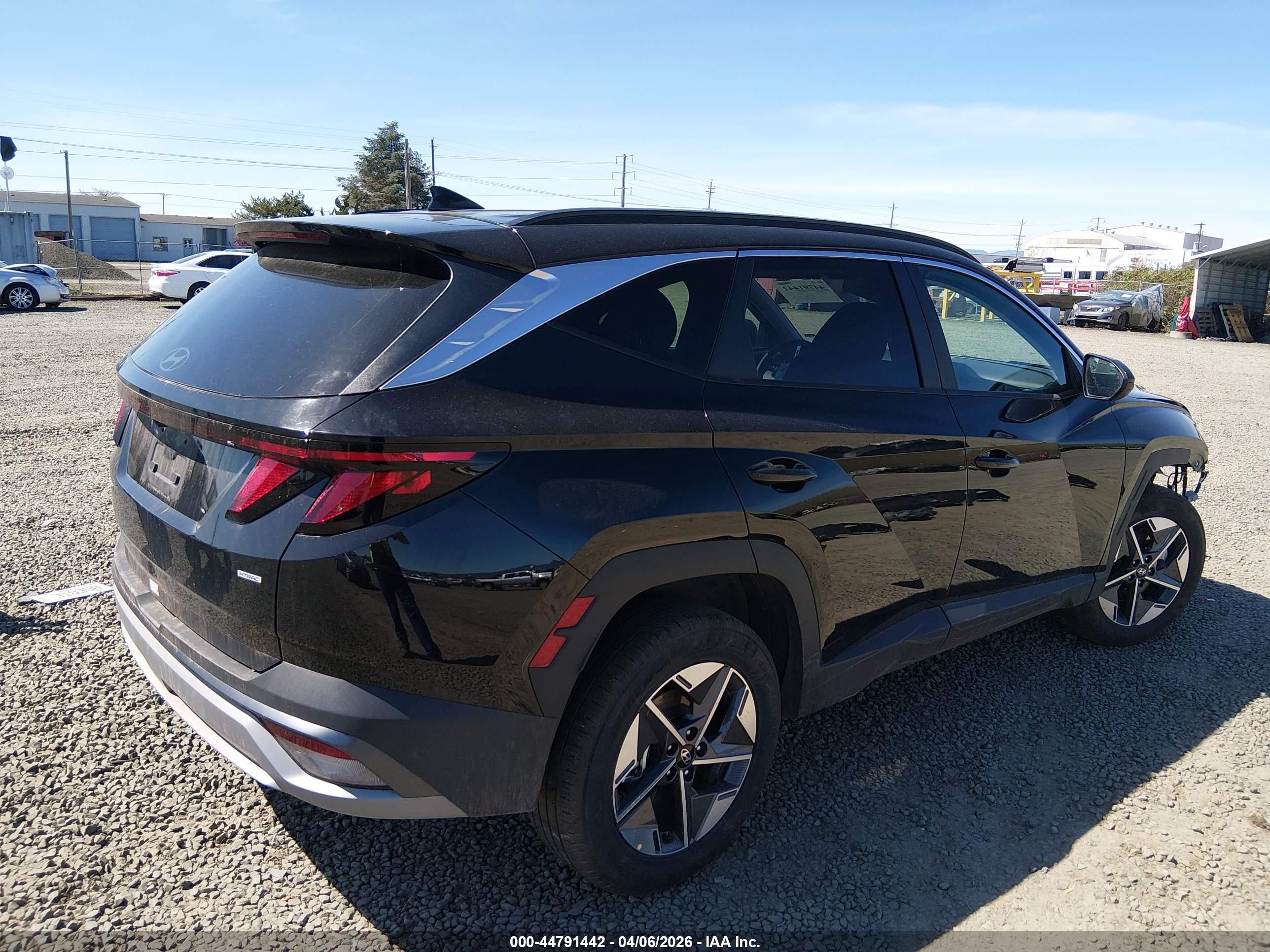 HYUNDAI TUCSON image 4