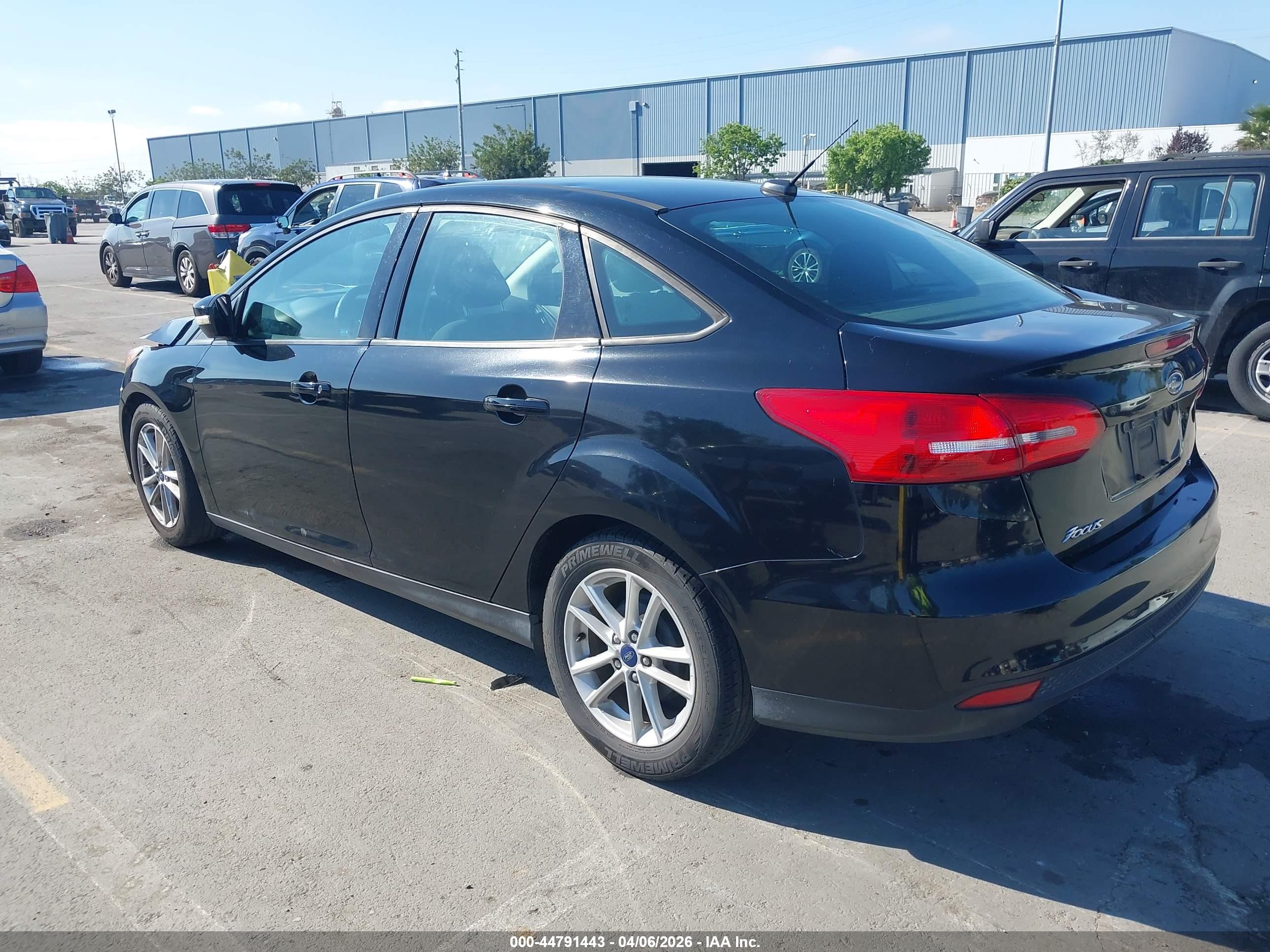 FORD FOCUS image 3