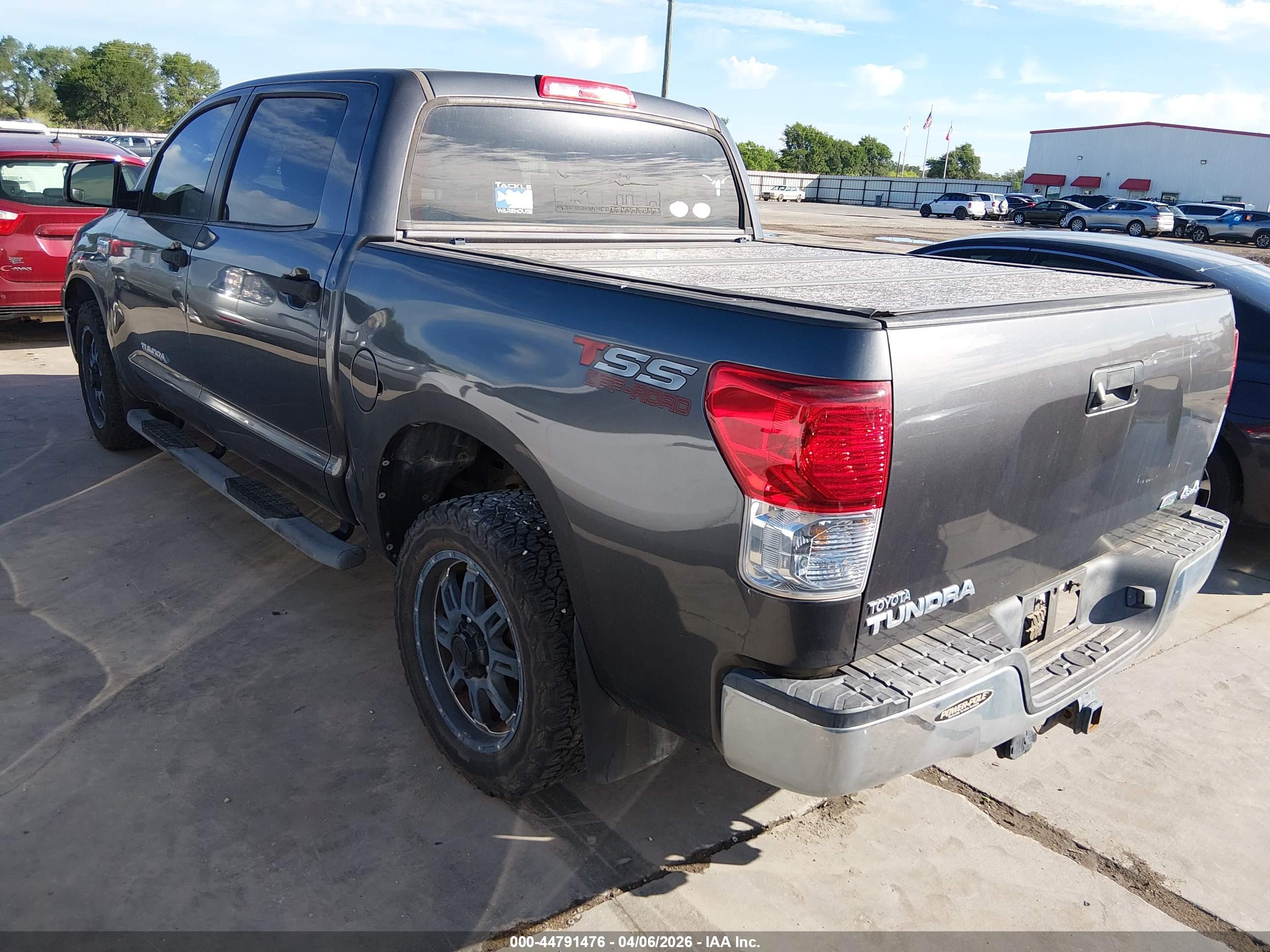 TOYOTA TUNDRA image 3