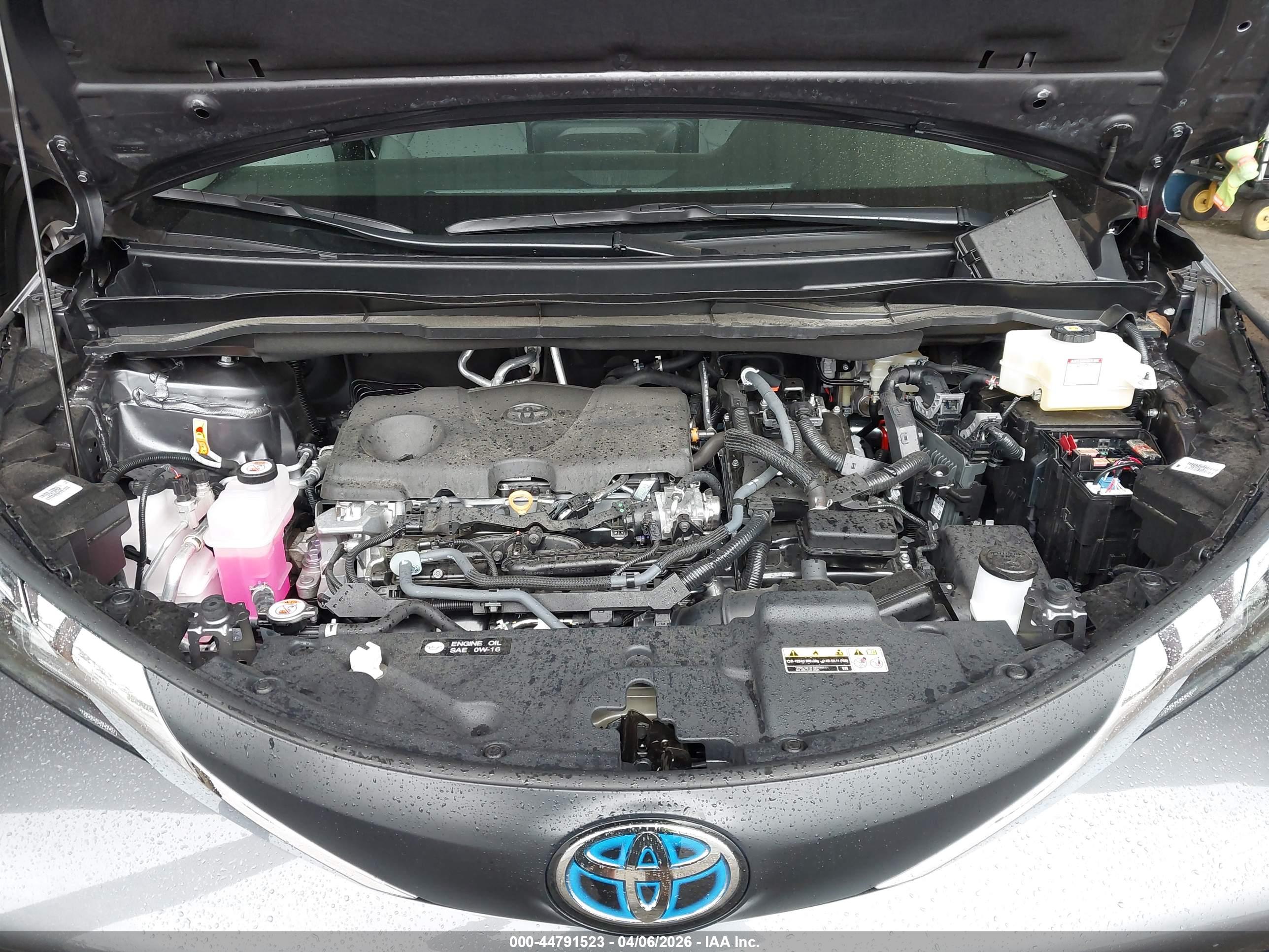 TOYOTA SIENNA image 10