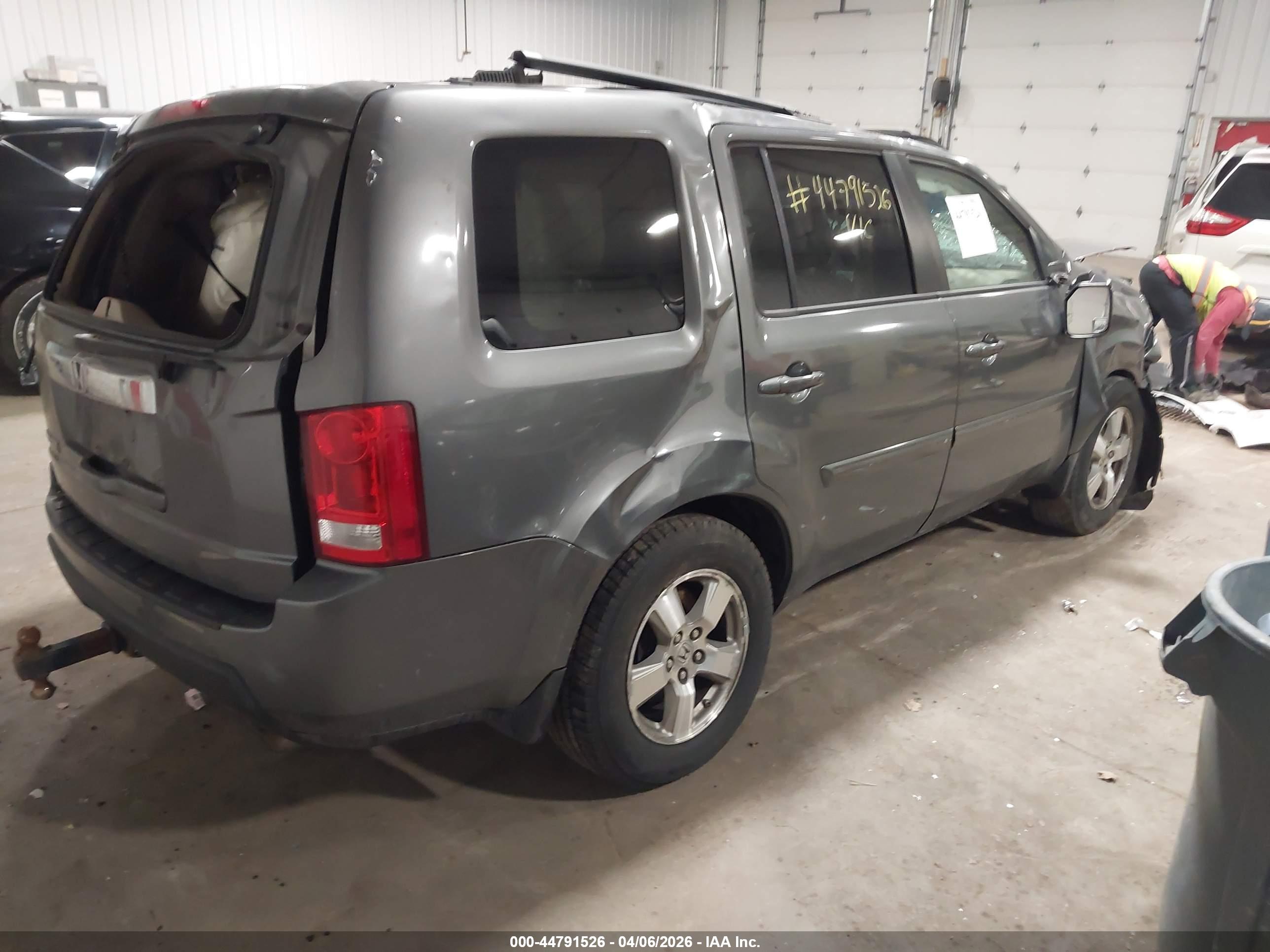 HONDA PILOT image 4