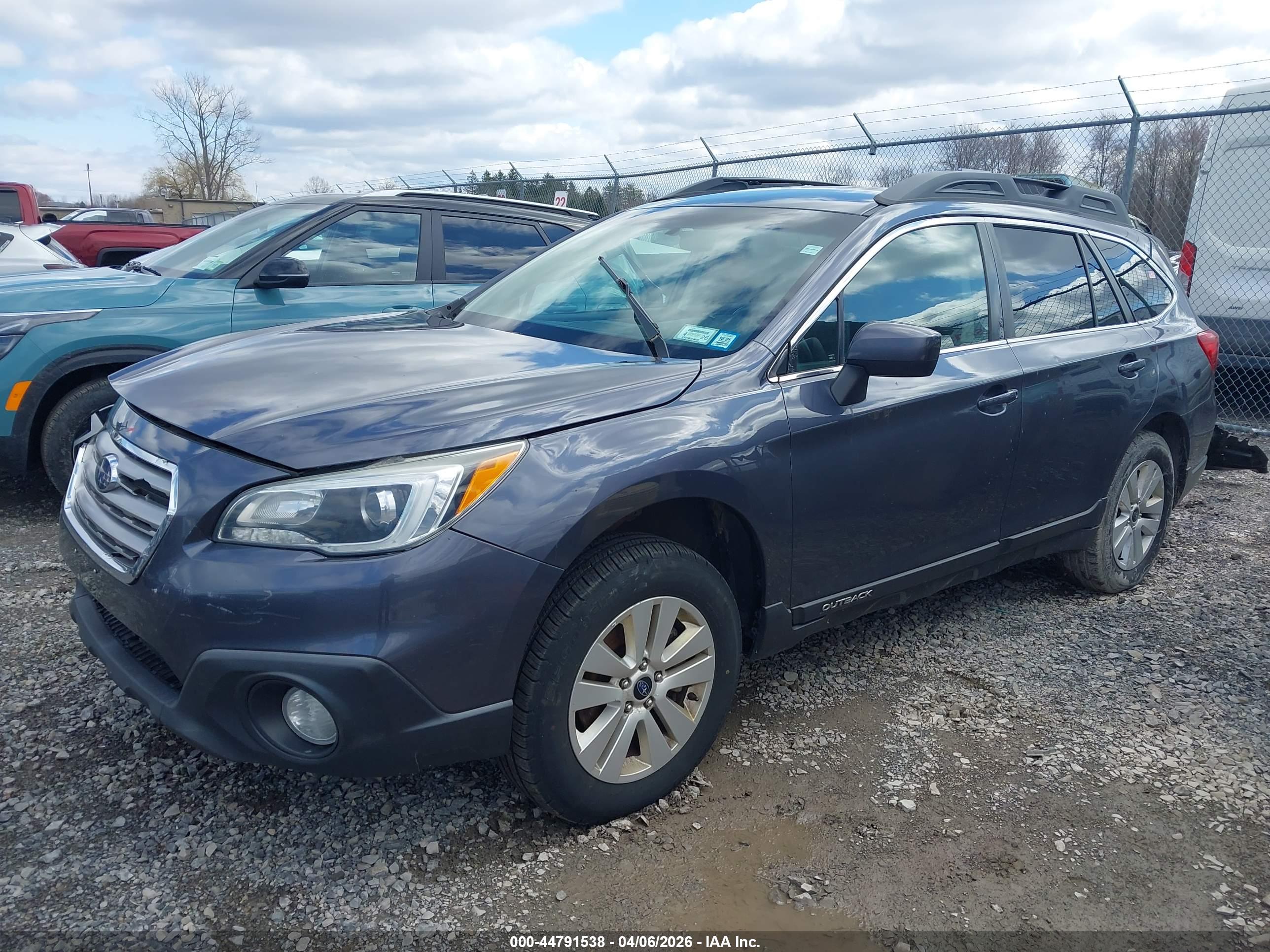 SUBARU OUTBACK image 2