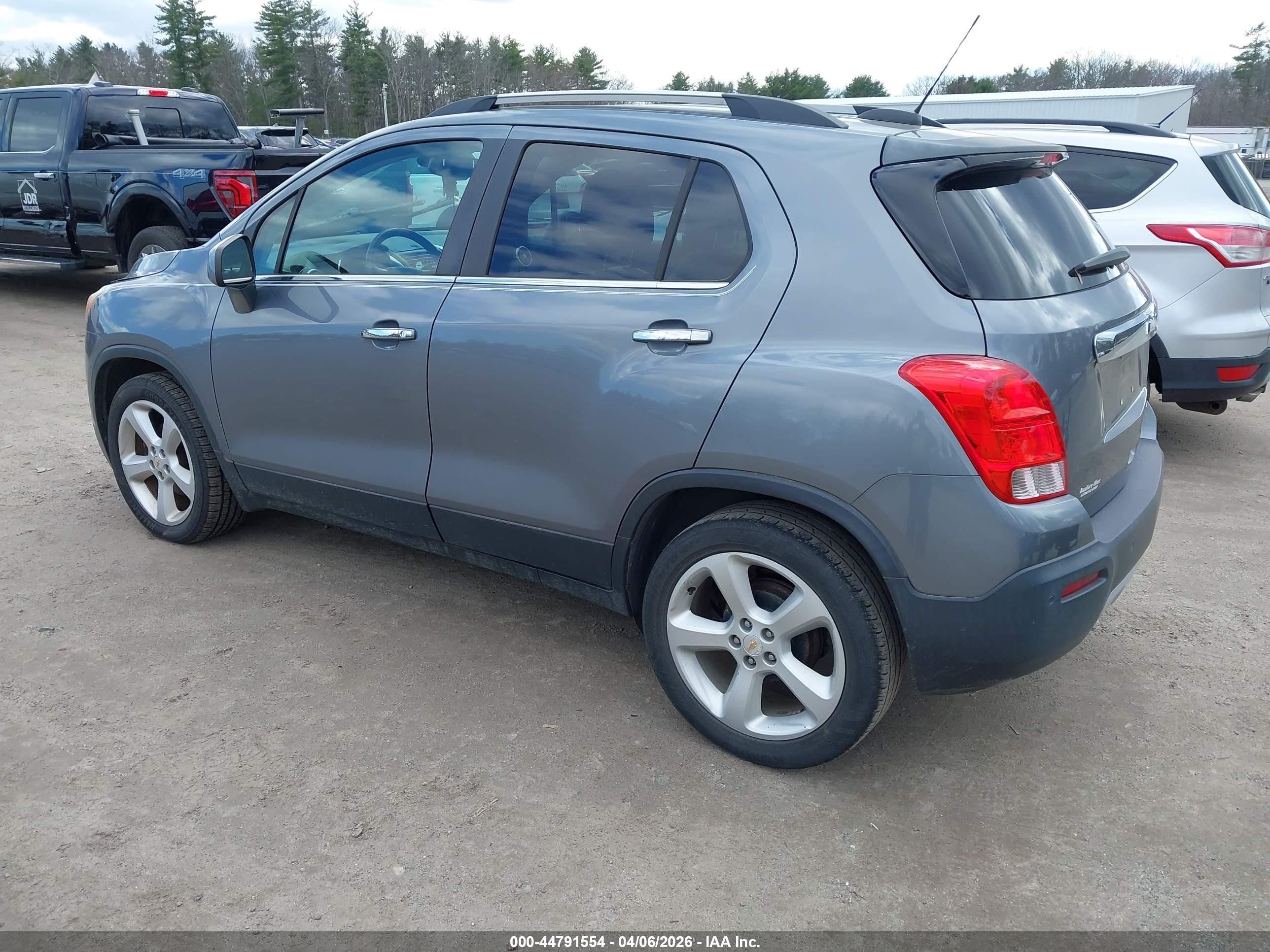 CHEVROLET TRAX image 3
