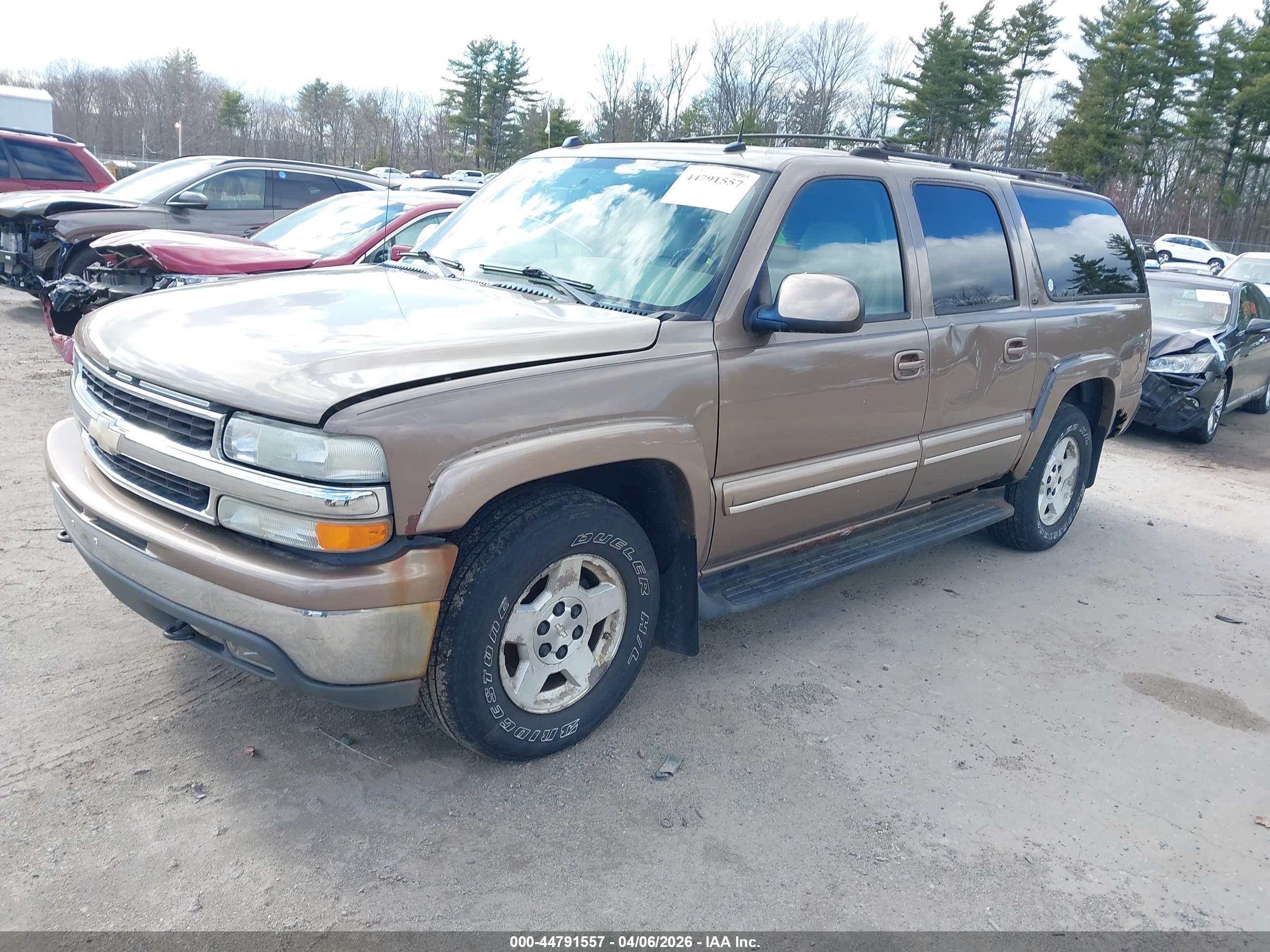 CHEVROLET SUBURBAN image 2