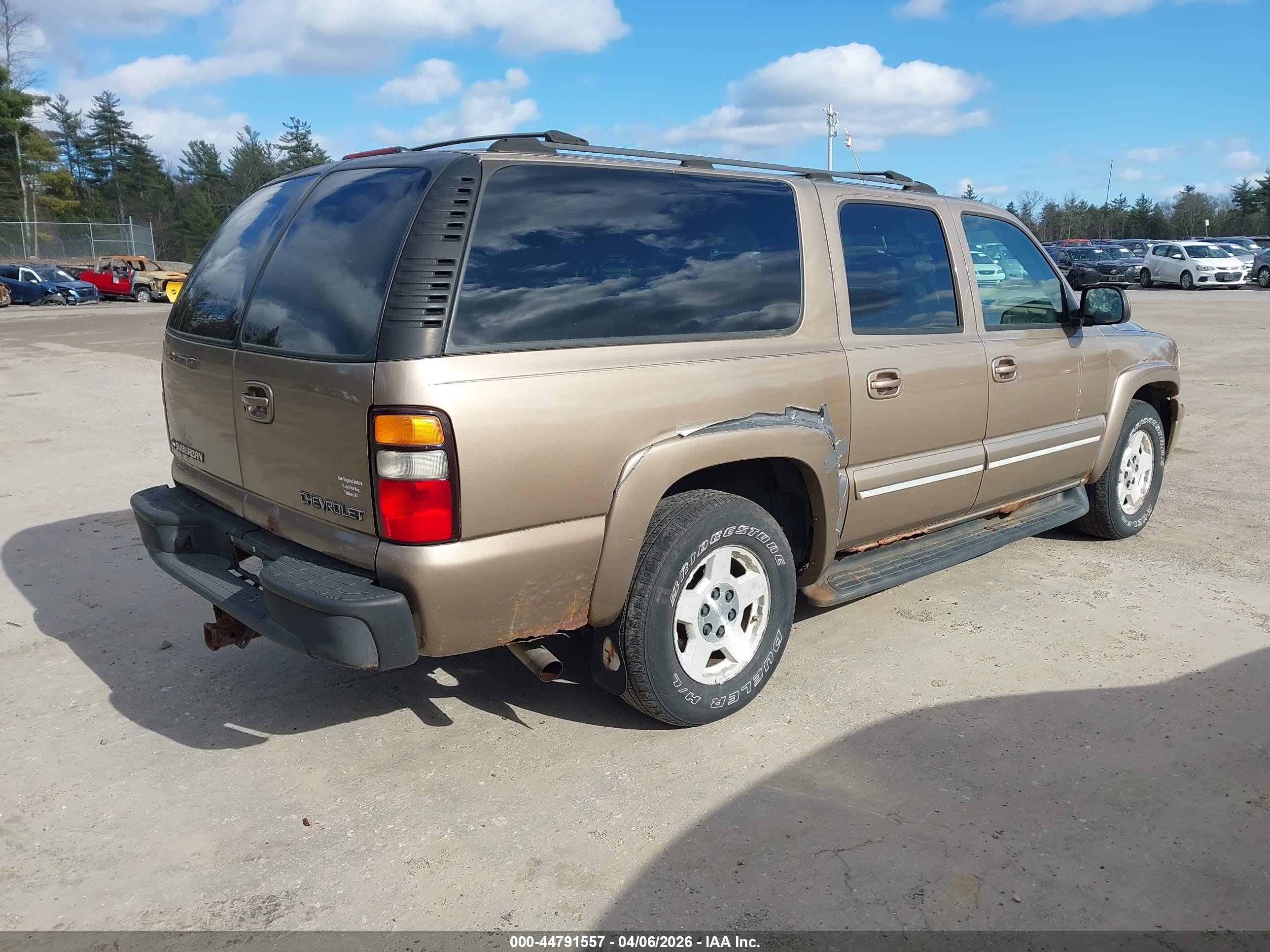 CHEVROLET SUBURBAN image 4