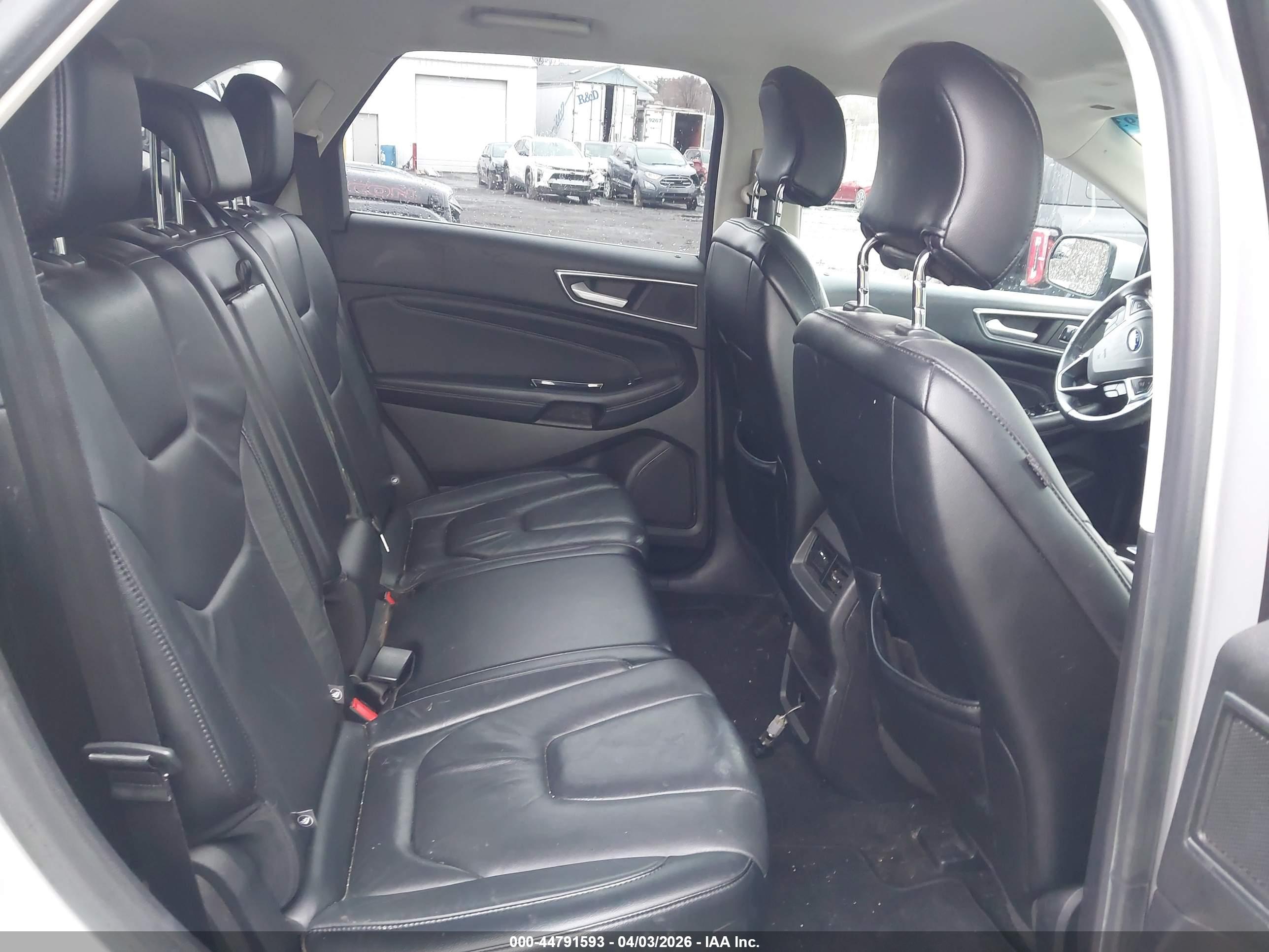 FORD EDGE image 8