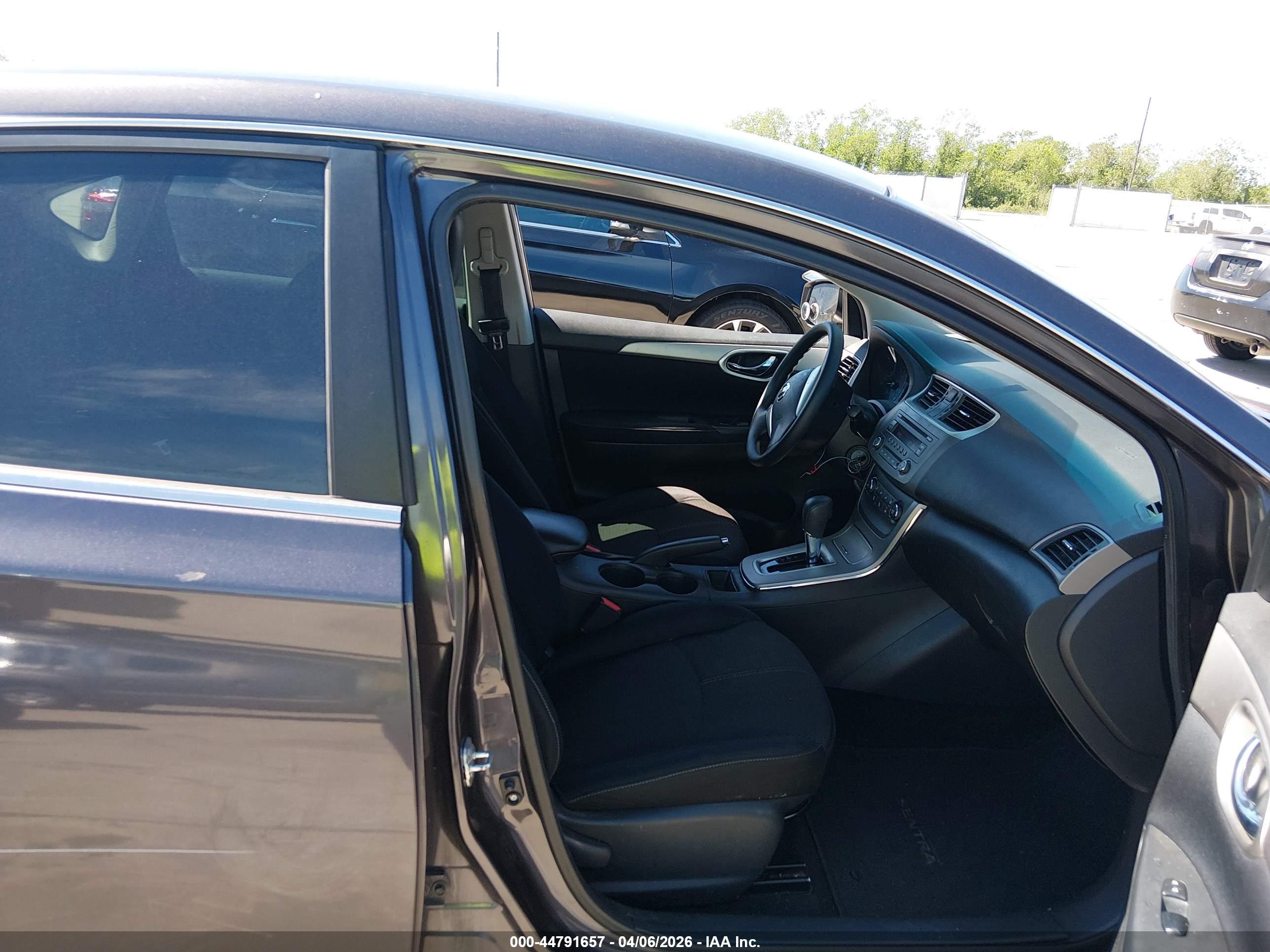 NISSAN SENTRA image 5