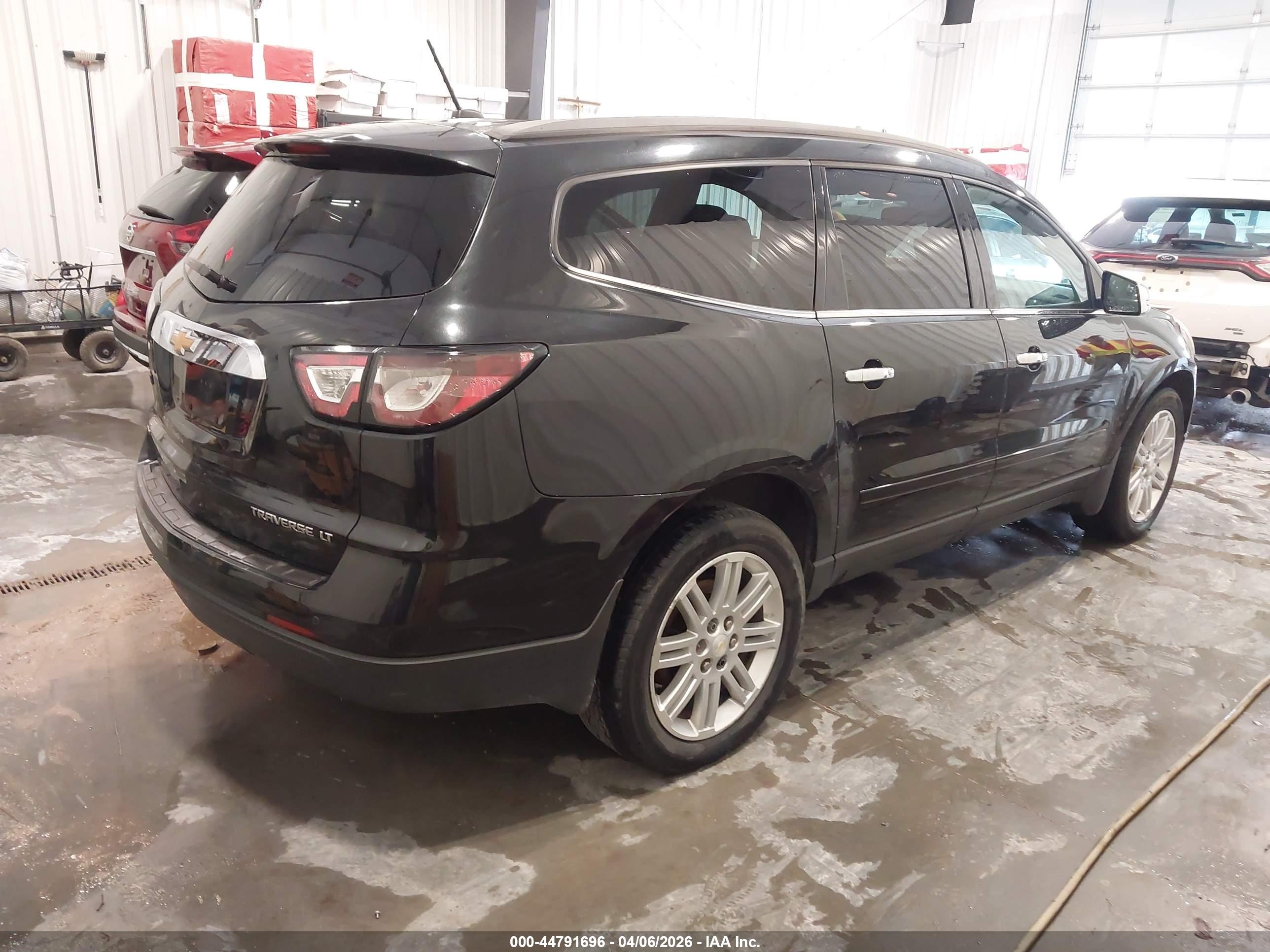 CHEVROLET TRAVERSE image 4