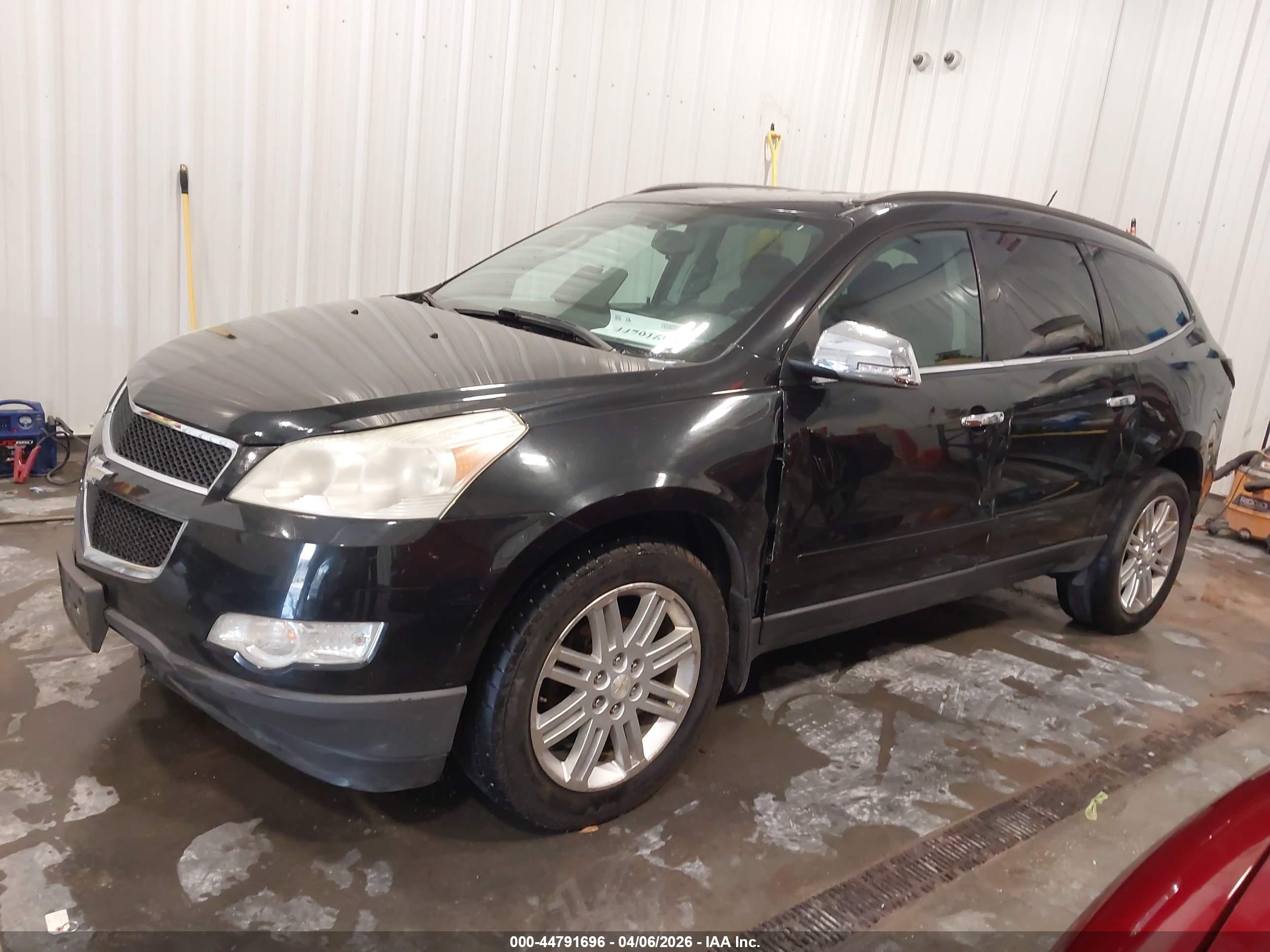CHEVROLET TRAVERSE image 6