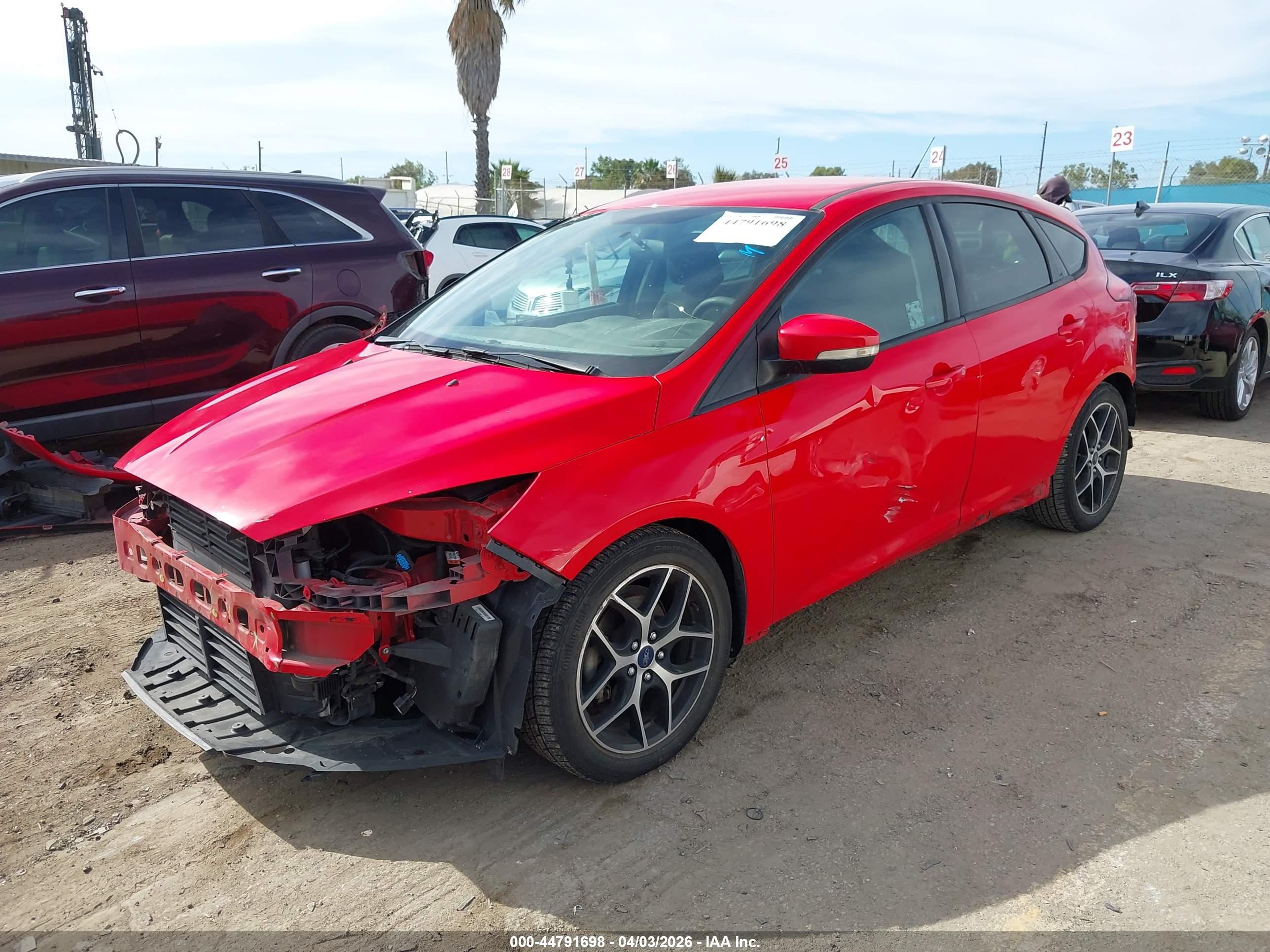 FORD FOCUS image 2