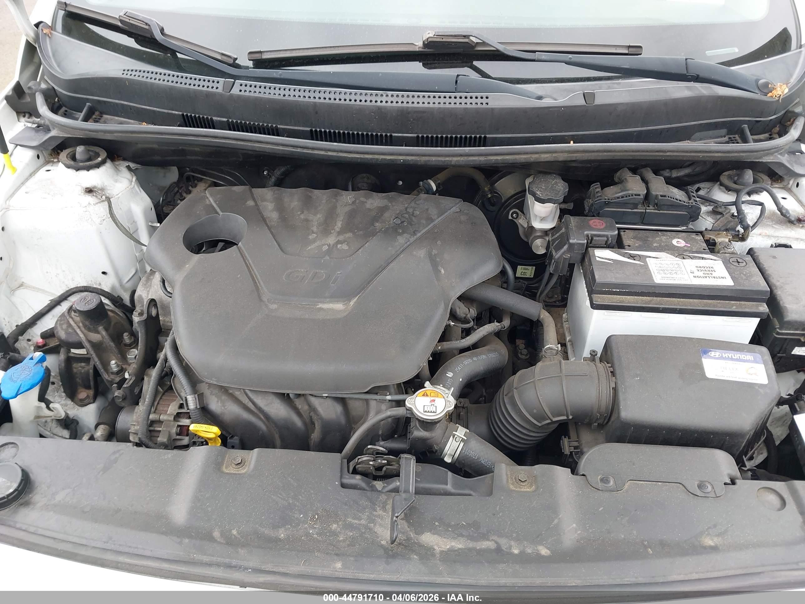HYUNDAI ACCENT image 10