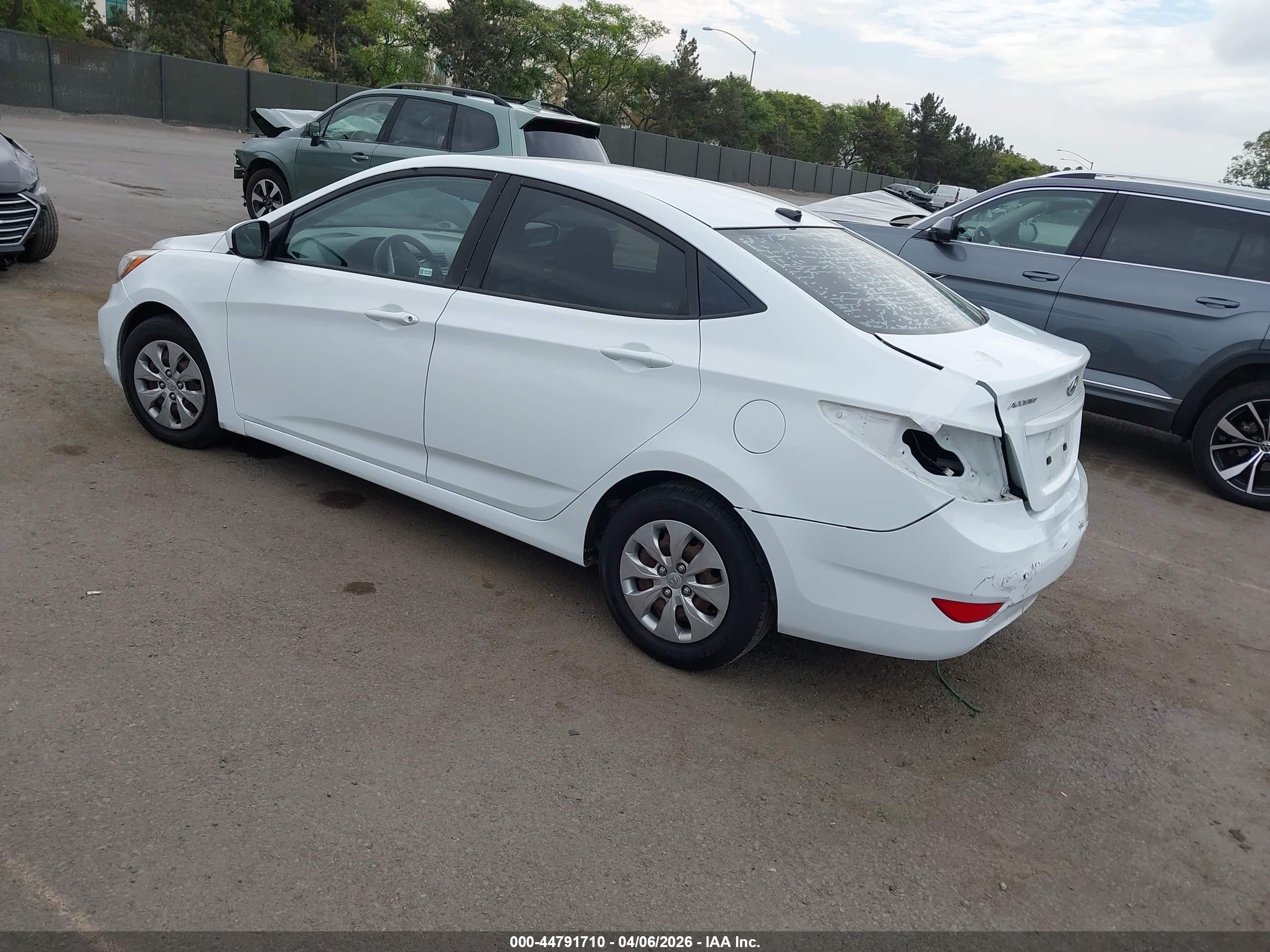 HYUNDAI ACCENT image 3