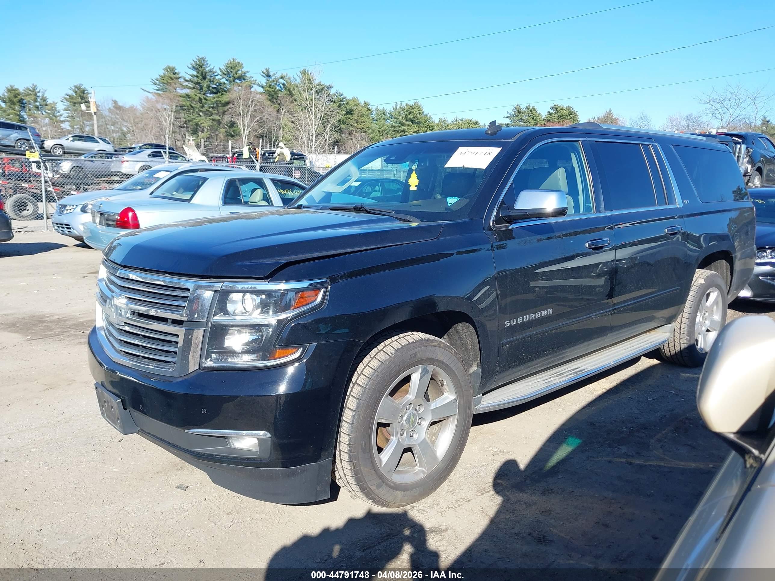 CHEVROLET SUBURBAN image 2