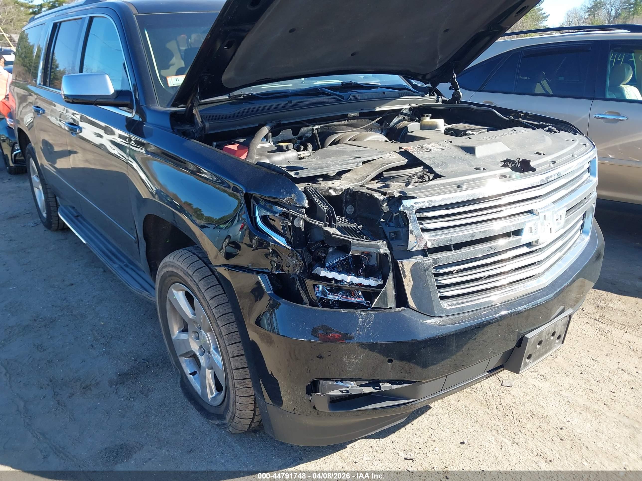 CHEVROLET SUBURBAN image 6