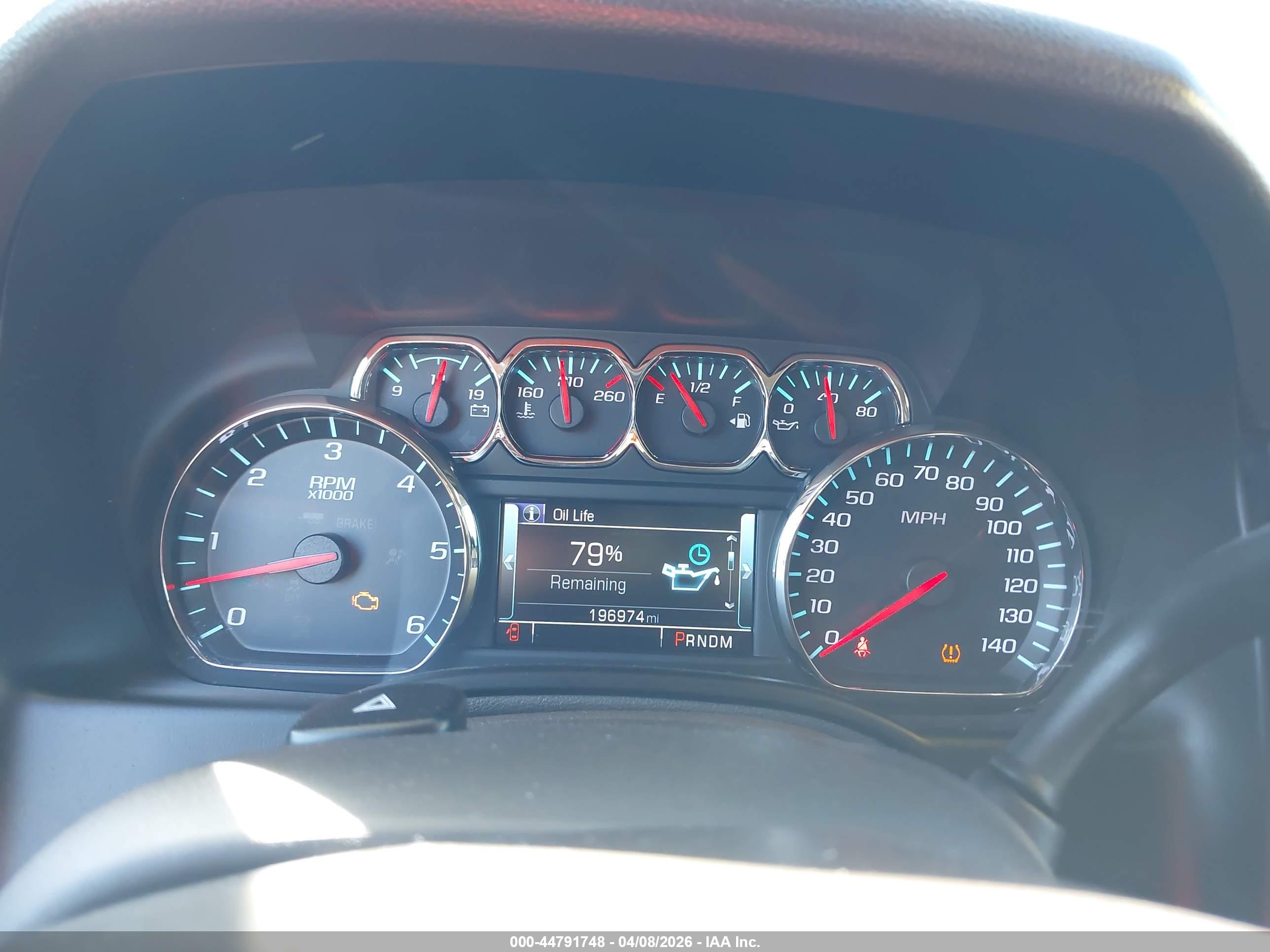 CHEVROLET SUBURBAN image 7