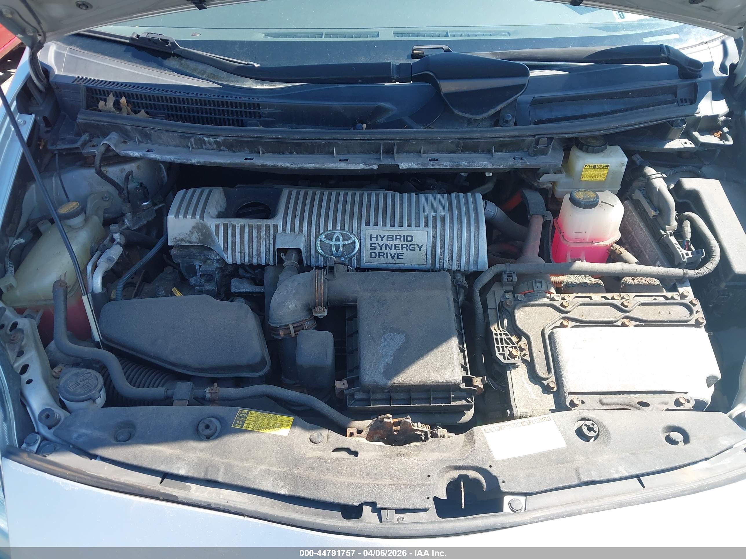 TOYOTA PRIUS image 10