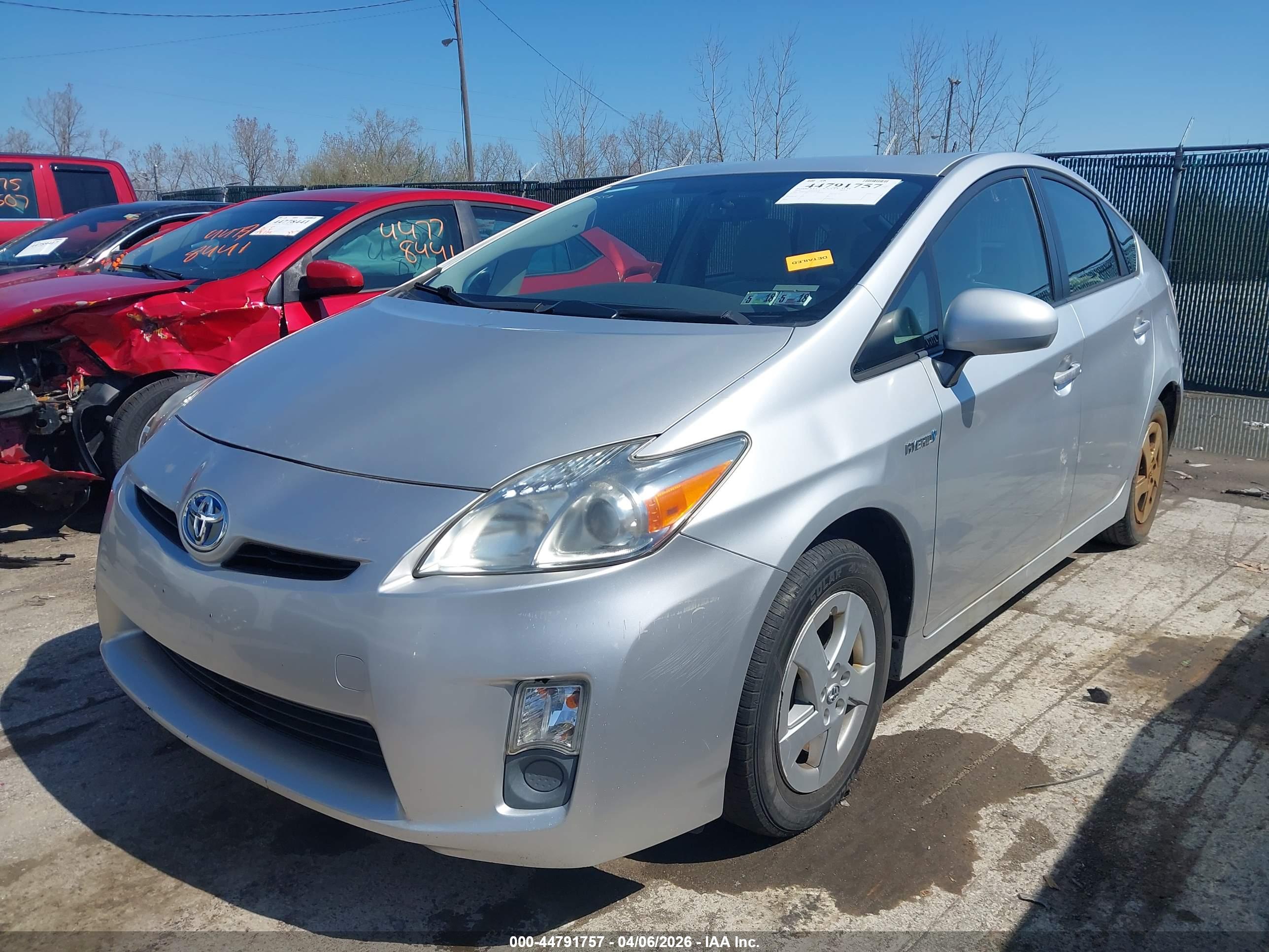 TOYOTA PRIUS image 2